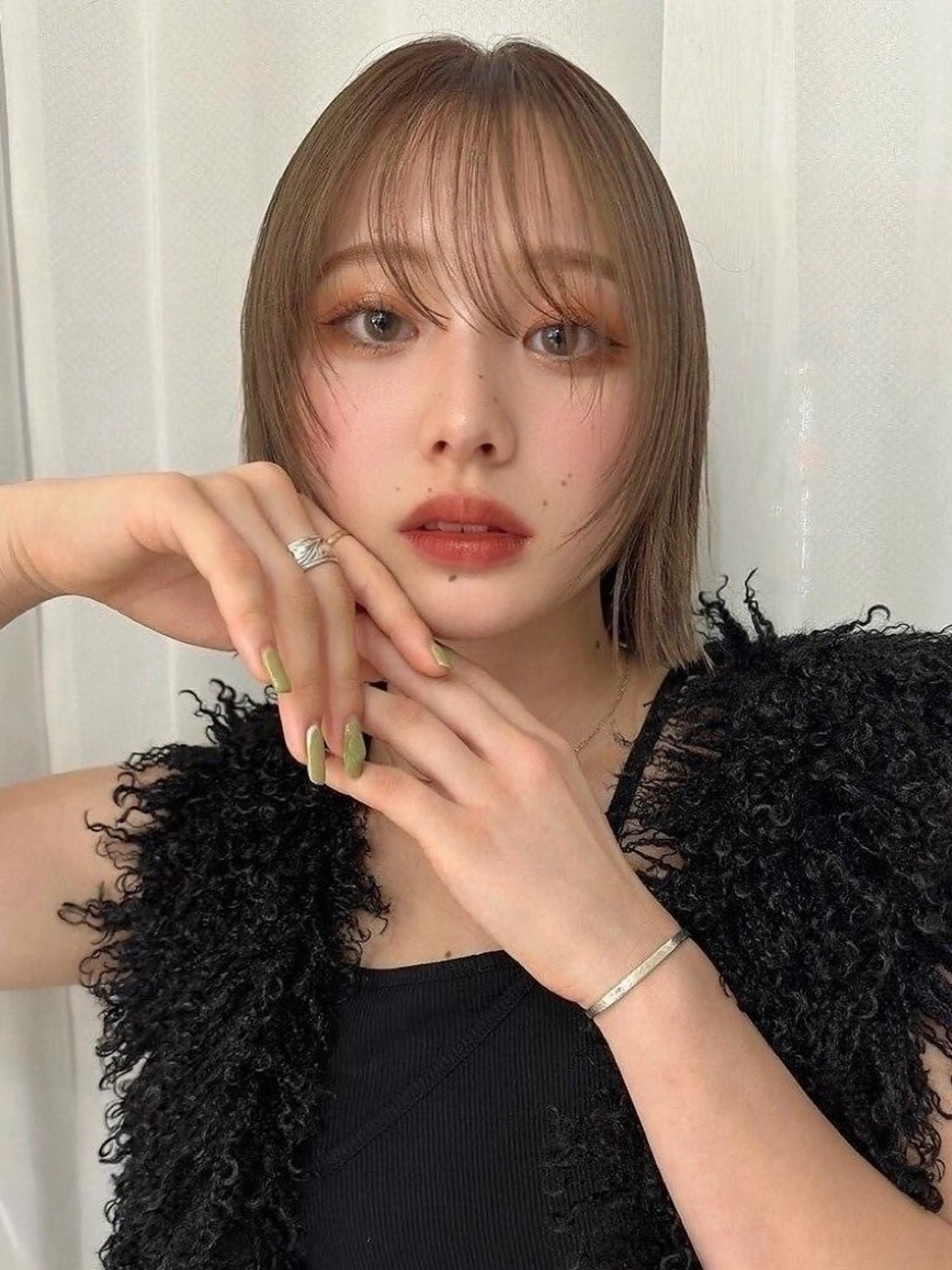 ミディアム カラー 切りっぱなしボブ ボブレイヤー ボブ 顔まわりレイヤー 顔周りカット ヘアカラー トリートメント SOYON豊田市駅店所属・髪質改善/ 上村旺武のヘアスタイル