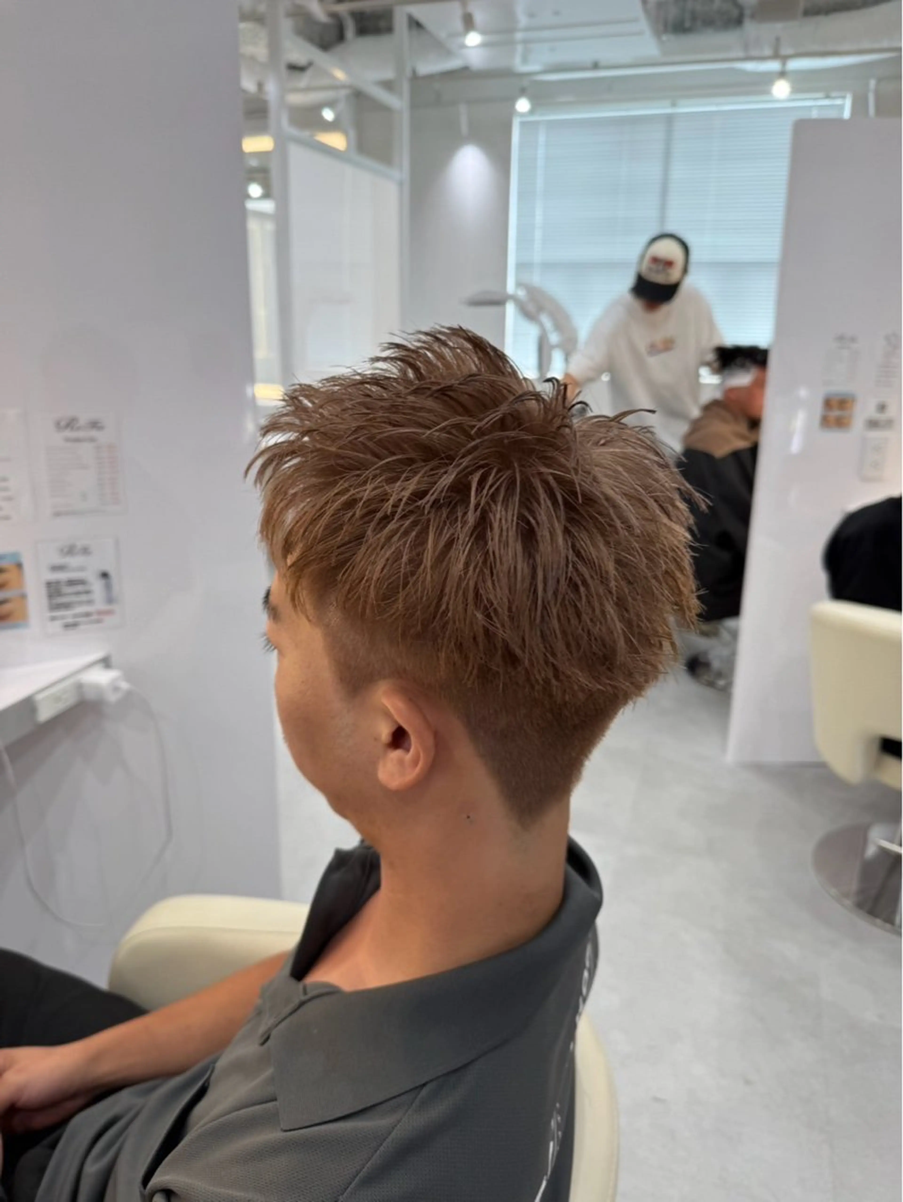 ショート カラー メンズ R/🤎 パーマ&ブリーチ🔥のヘアスタイル