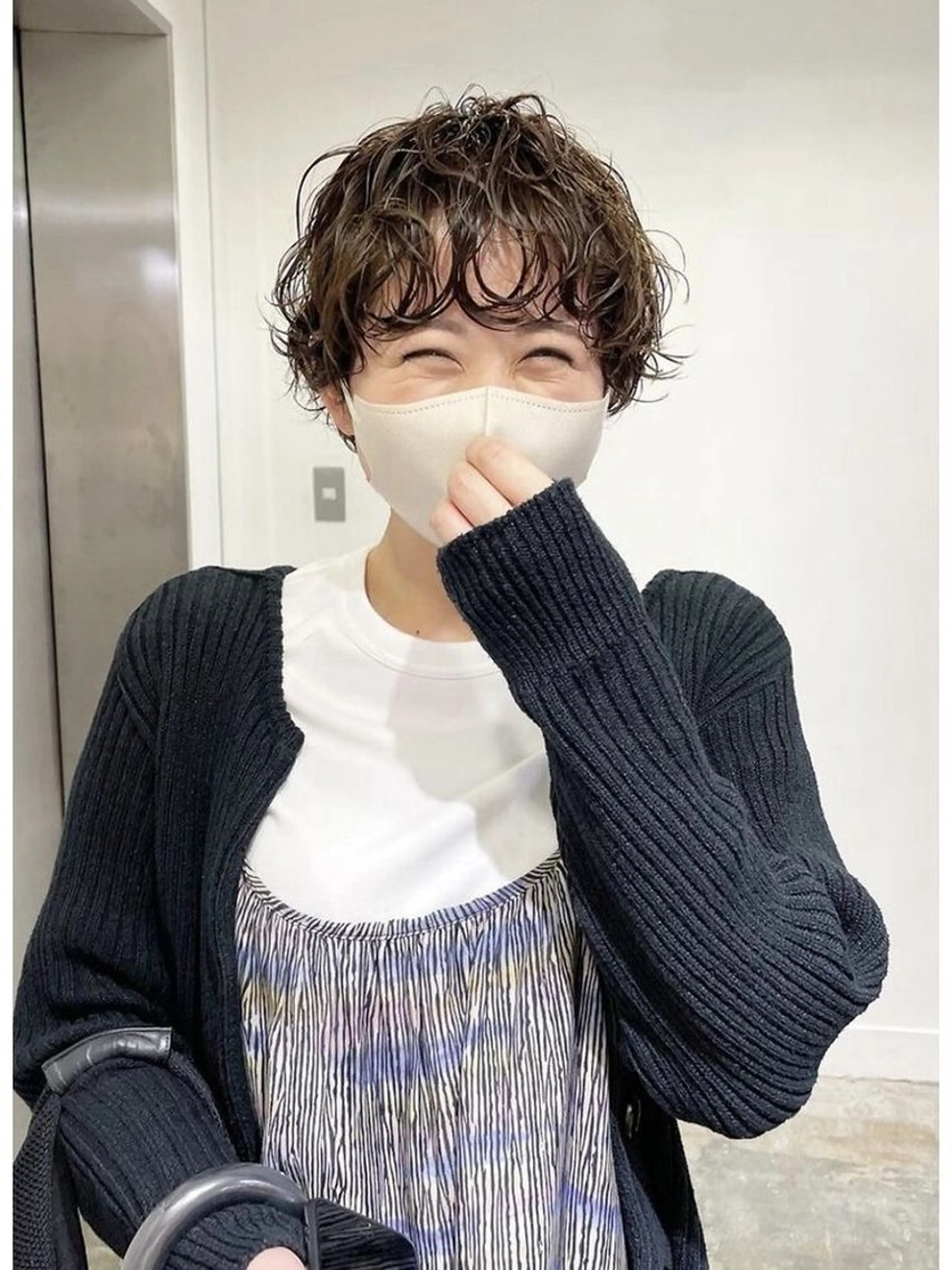 ショート パーマ 安丸 結夏のヘアスタイル