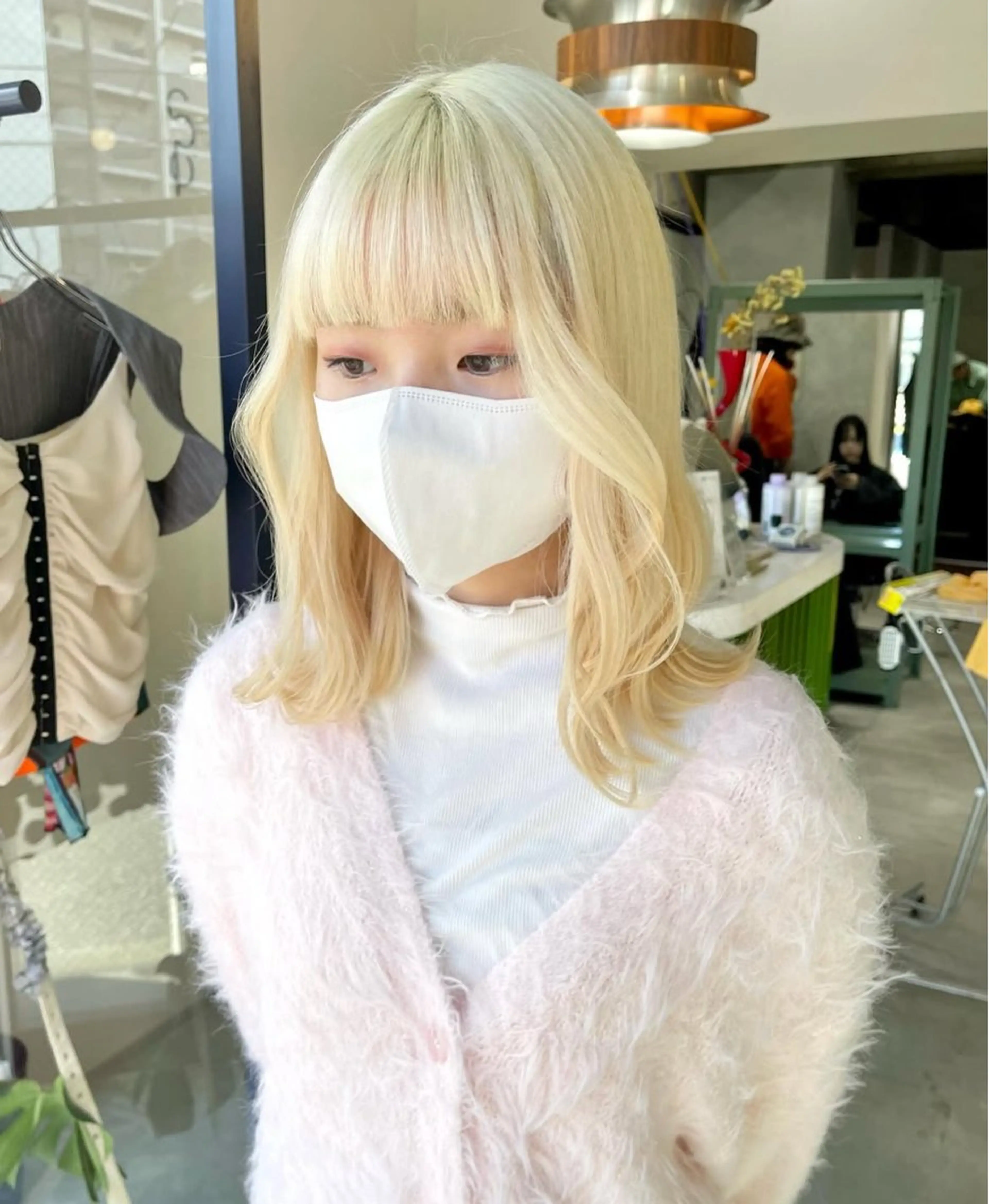 セミロング ヘアカラー 透明感カラー🩶韓国 ヘア🩶ワカナのヘアスタイル