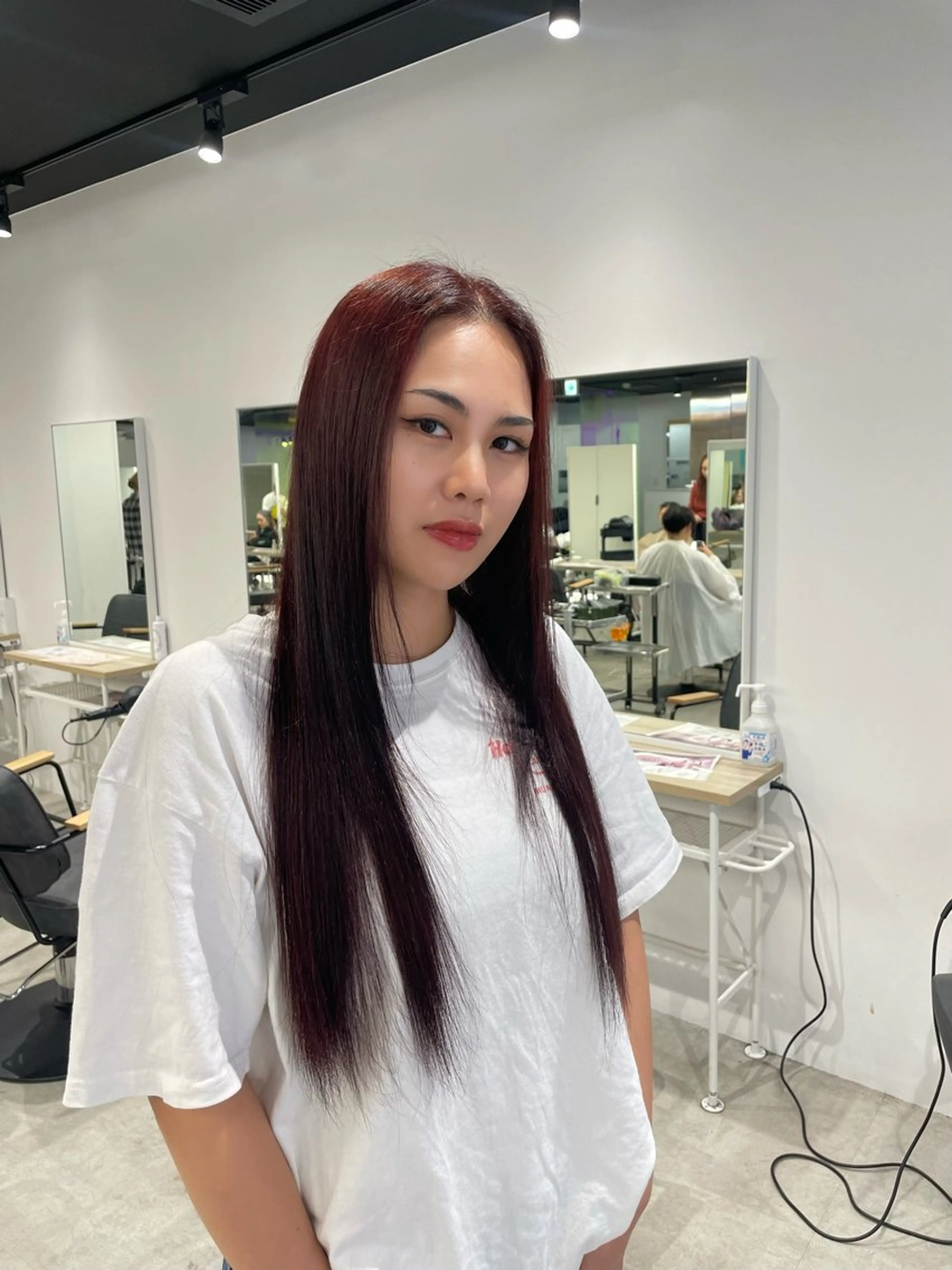 ロング カラー クルミ/ 💕ワンホンネイルのネイルデザイン