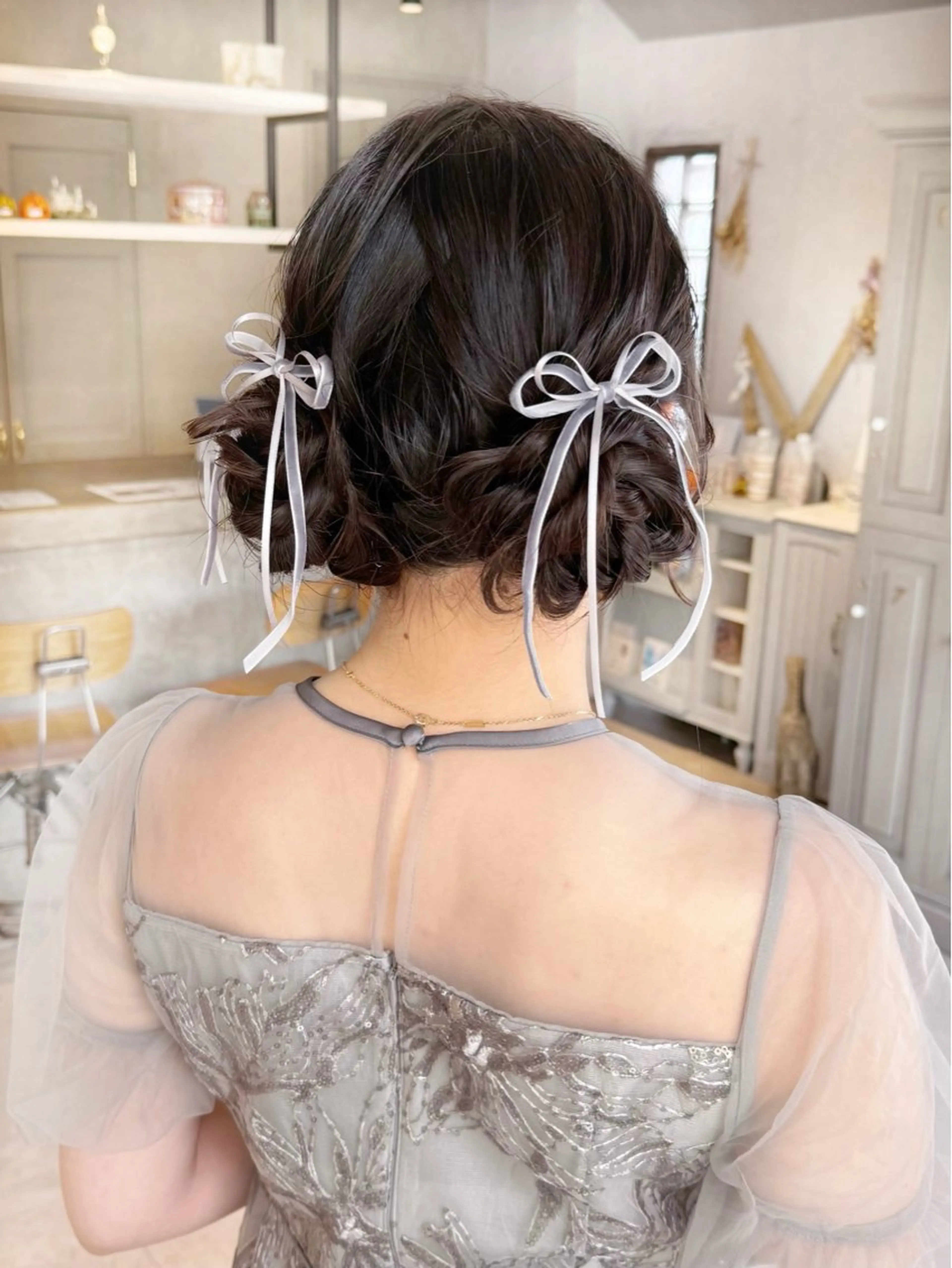 ヘアアレンジ お団子ヘア 結婚式・ブライダル ヘアセット 🫧ブリーチなし 透明感カラーゆん🫧のヘアスタイル