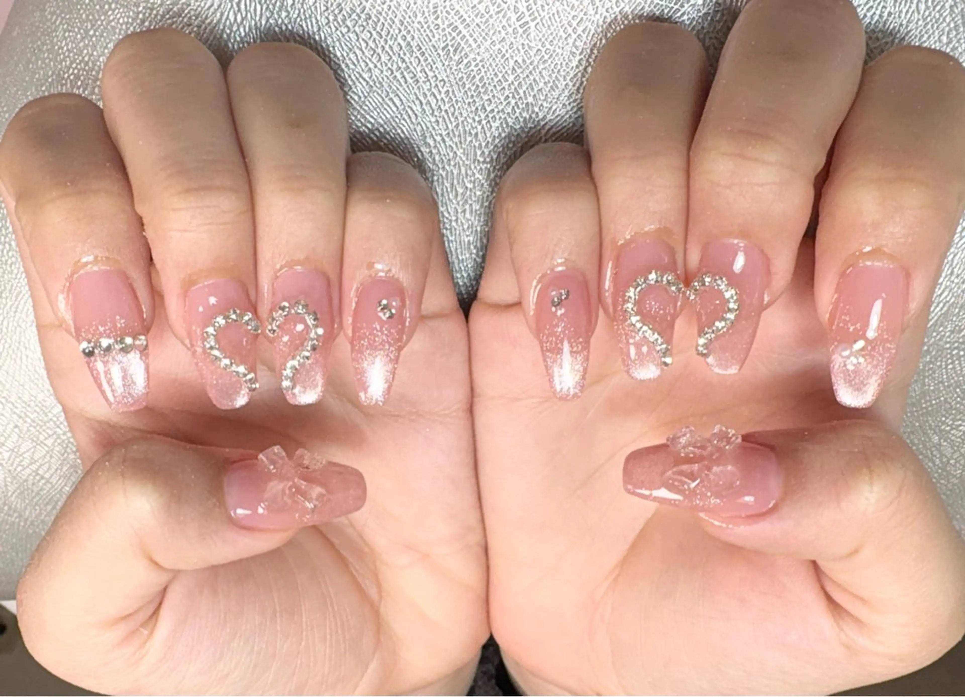 ネイル グラデーション ハート 韓国ネイル マグネットネイル ピンク ハンドネイル ✨韓国✨nail salonLumieのネイルデザイン