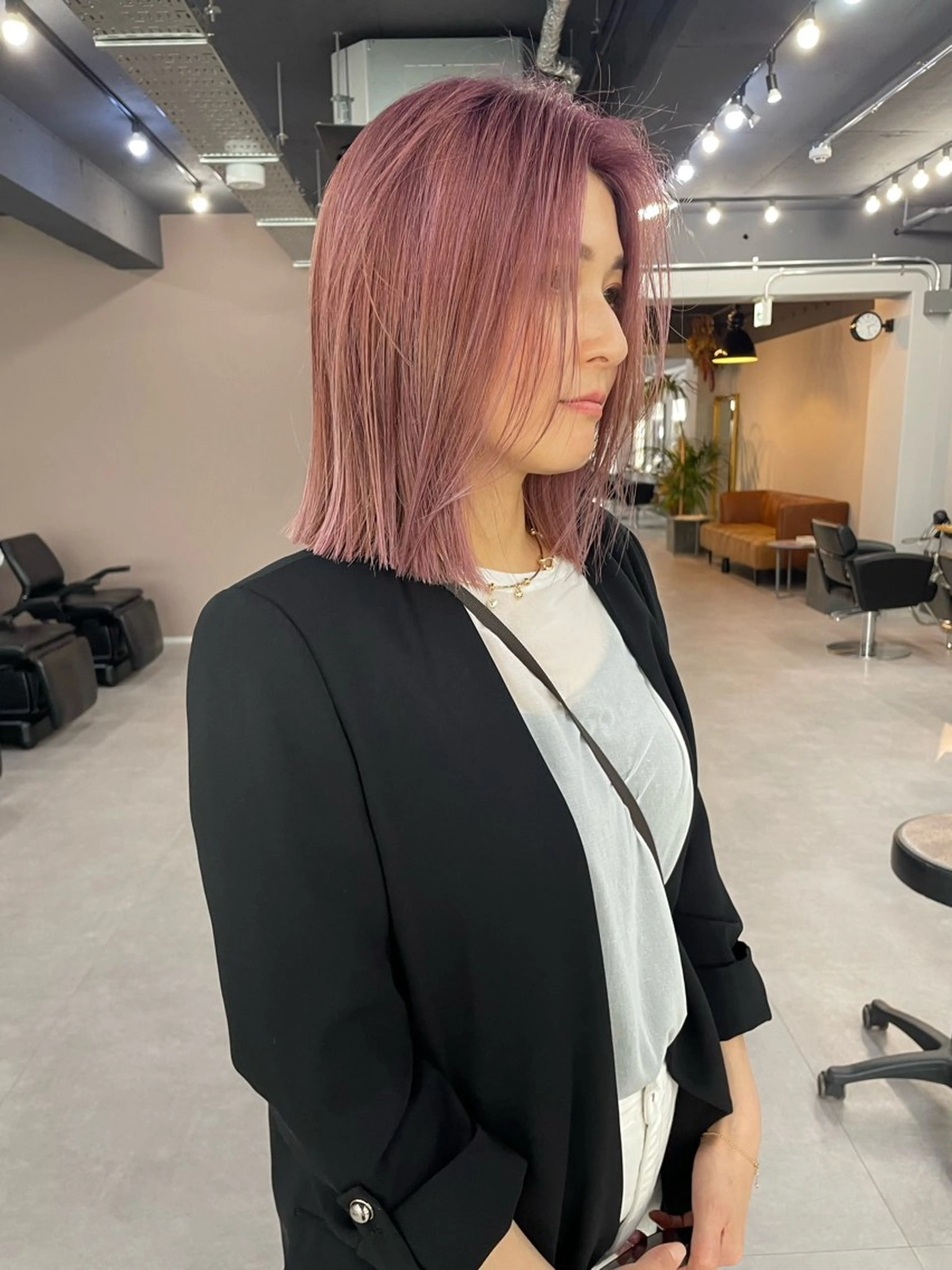 ミディアム 倉辻 香奈子のヘアスタイル