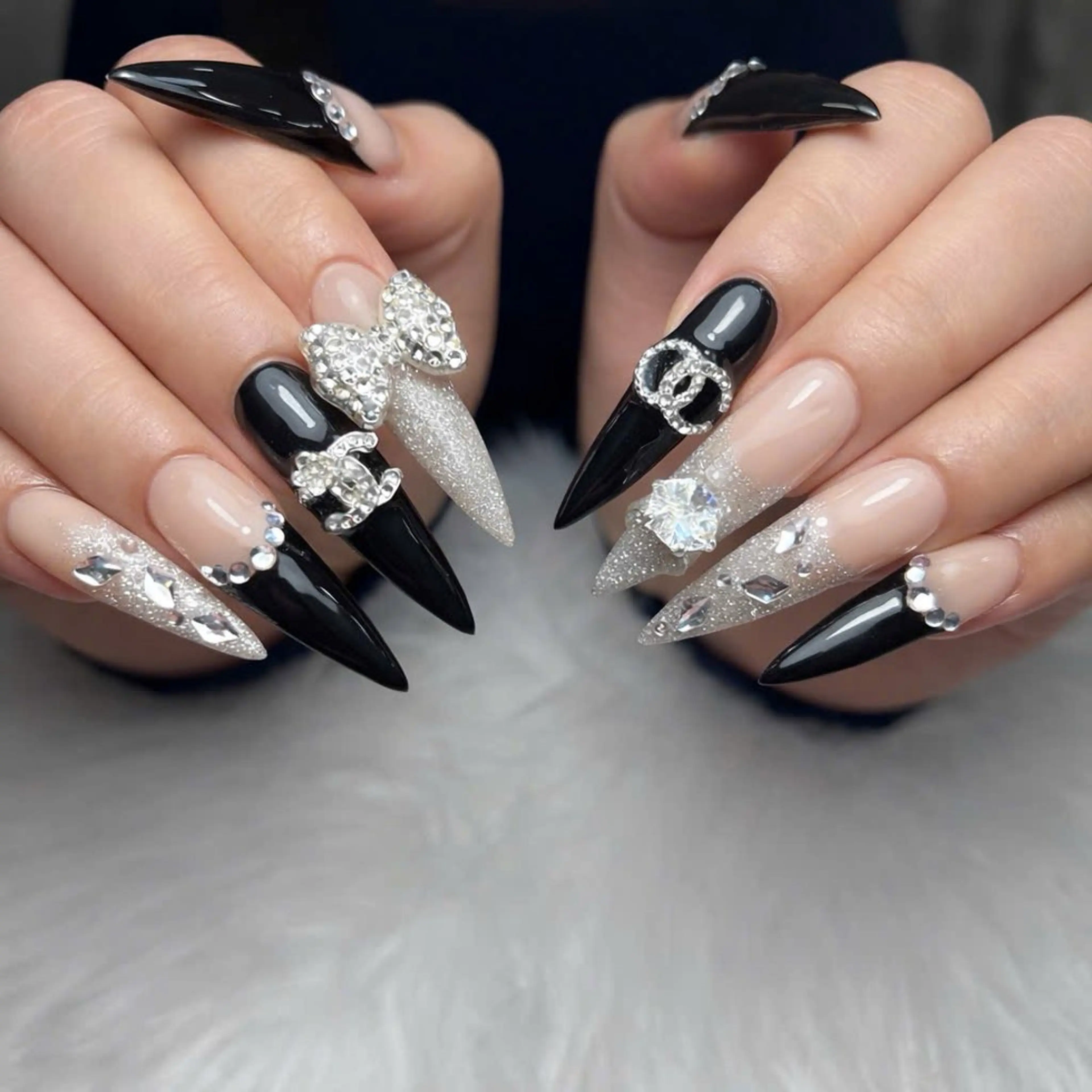 ネイル オーロラネイル 長さ出し フラッシュネイル フレンチネイル ジェルネイル Michi_Nails_Salon所属・Michi Nail Staffのネイルデザイン