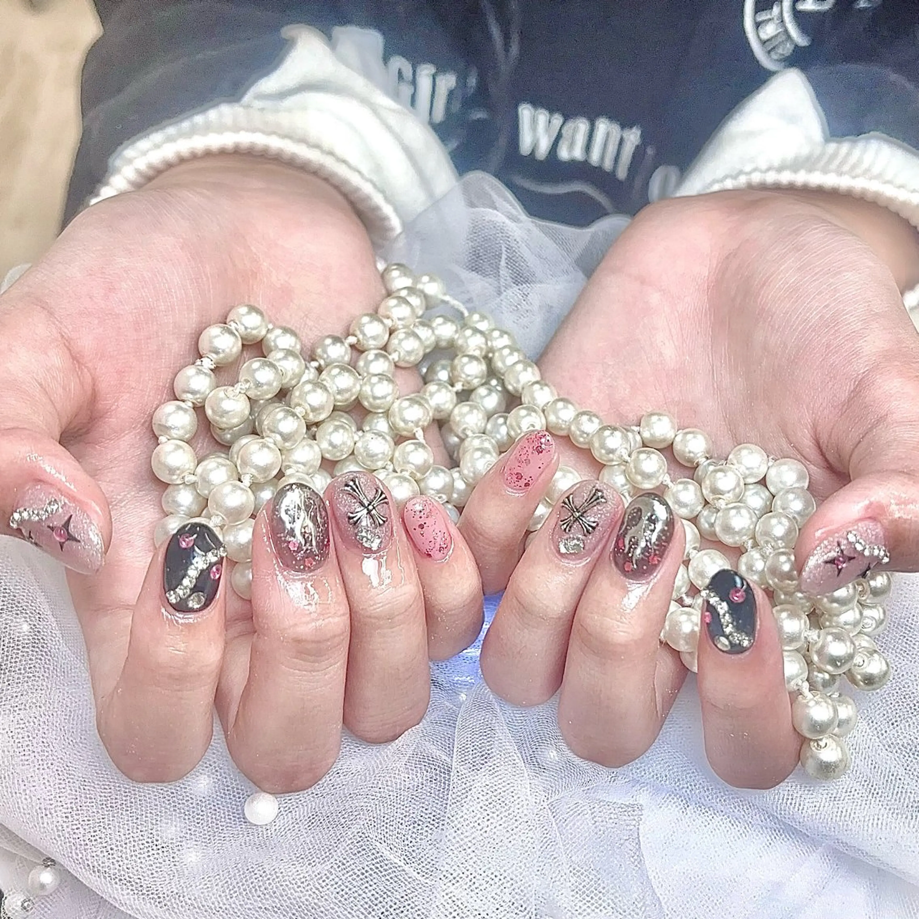 ヘアアレンジ ハンドネイル 🎀erika 長さだし💗モチ最高のネイルデザイン