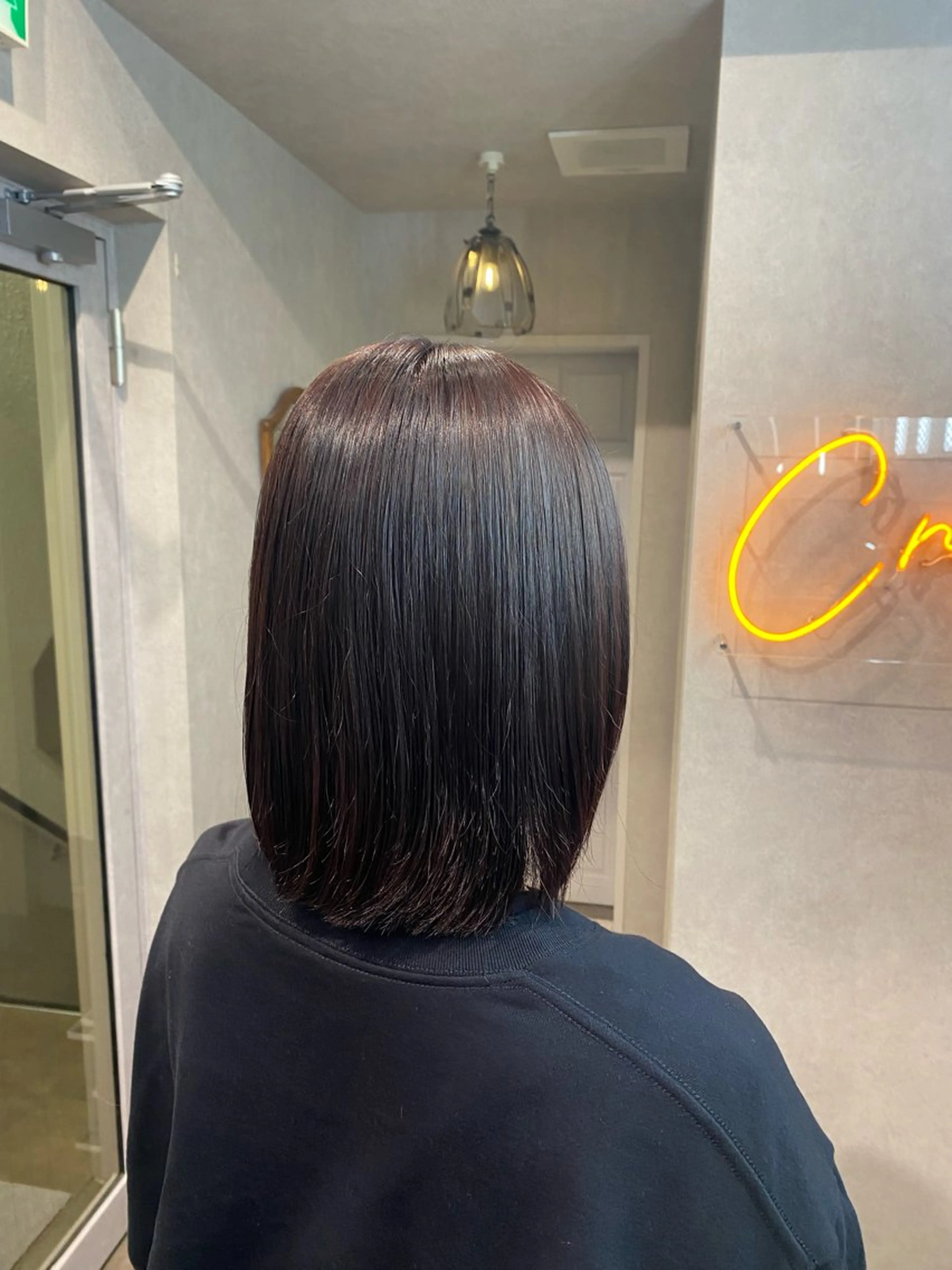 ミディアム ピンクブラウン ヘアカラー 派手髪ハイトーン💛 ネイル💅まりなのヘアスタイル