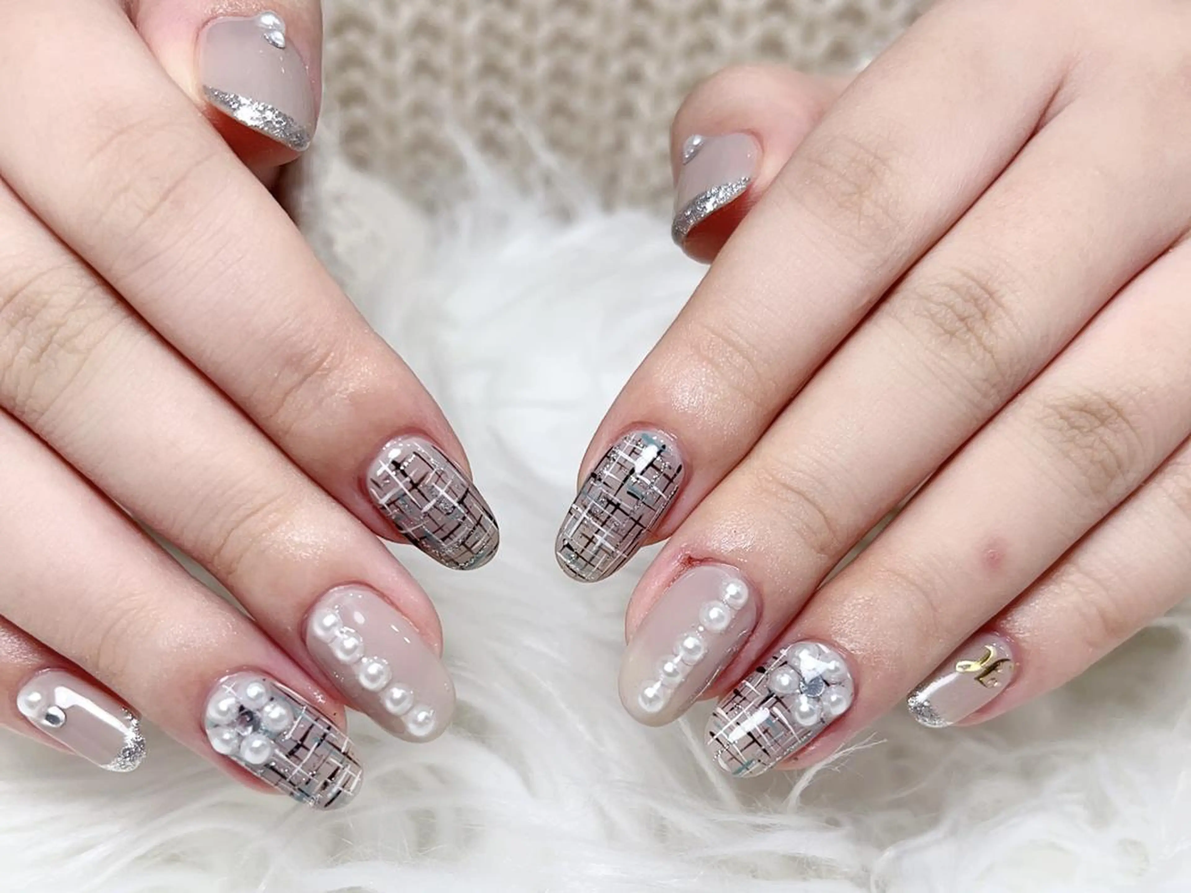 ネイル Elegant beautyシュルイのネイルデザイン