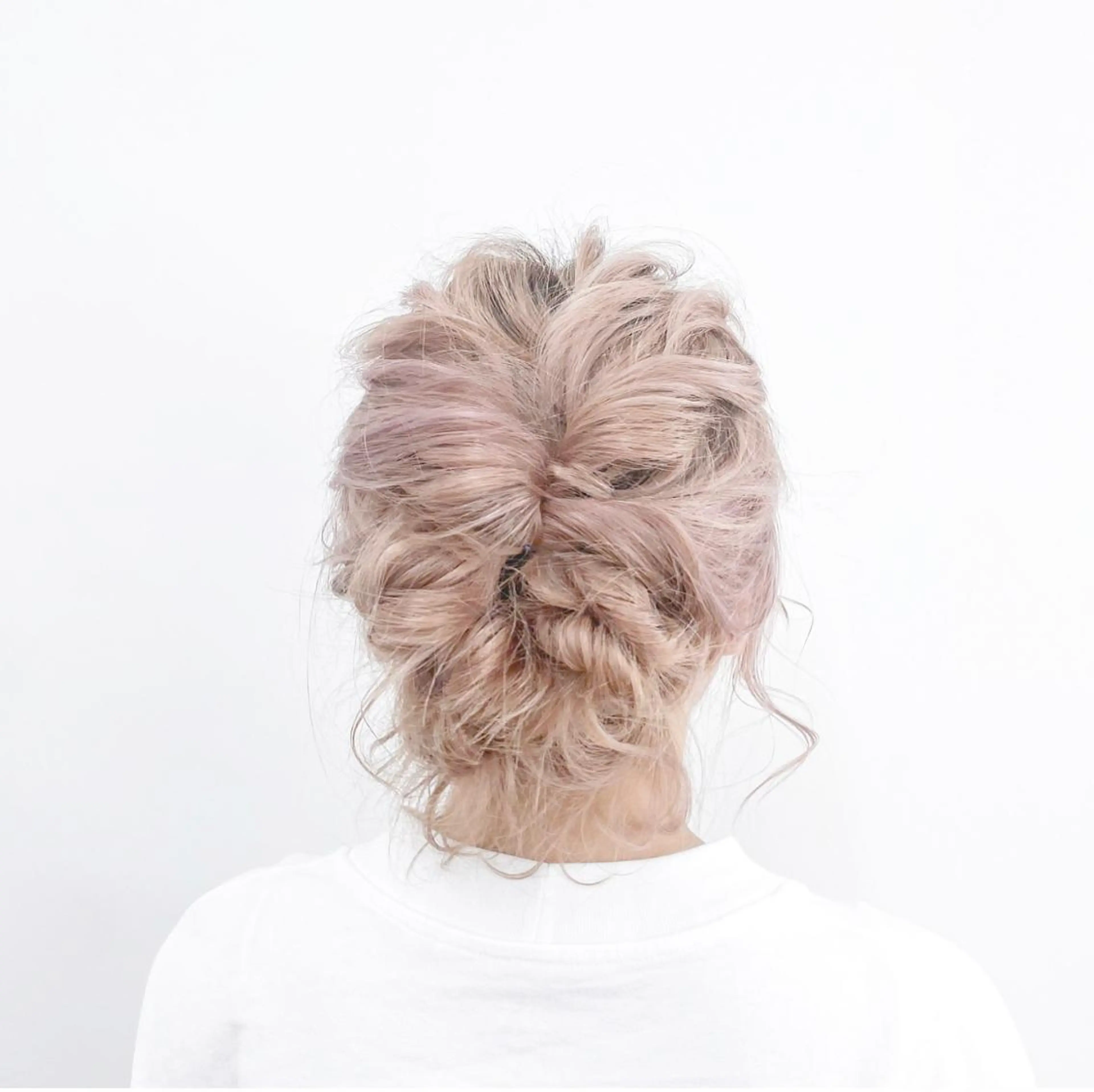 ミディアム ヘアアレンジ NNN(スリーエヌ)所属・yuina 【NNN】のヘアスタイル