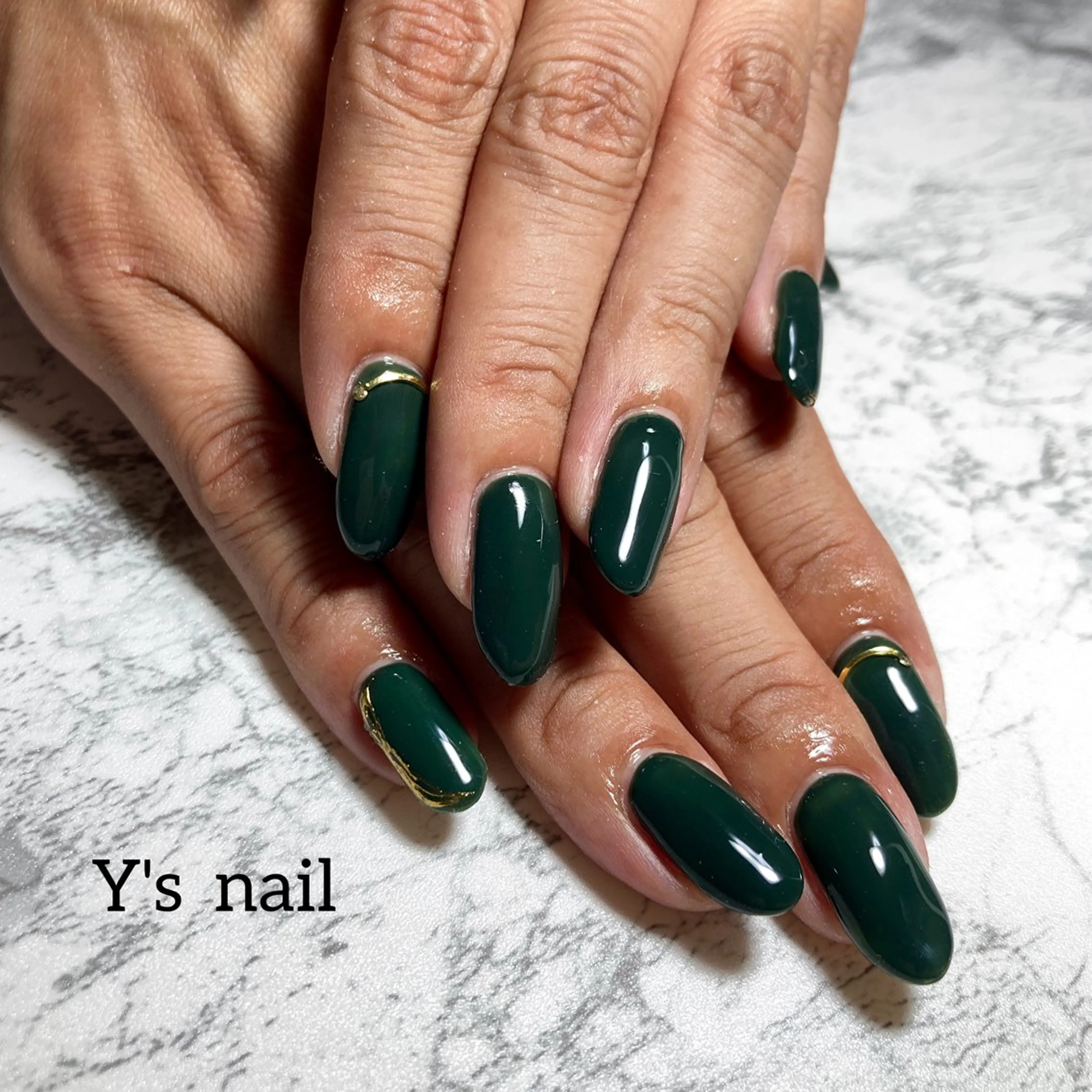 ネイル グリーン ハンドネイル 手書きが得意🖌️ Y’s  nailのネイルデザイン