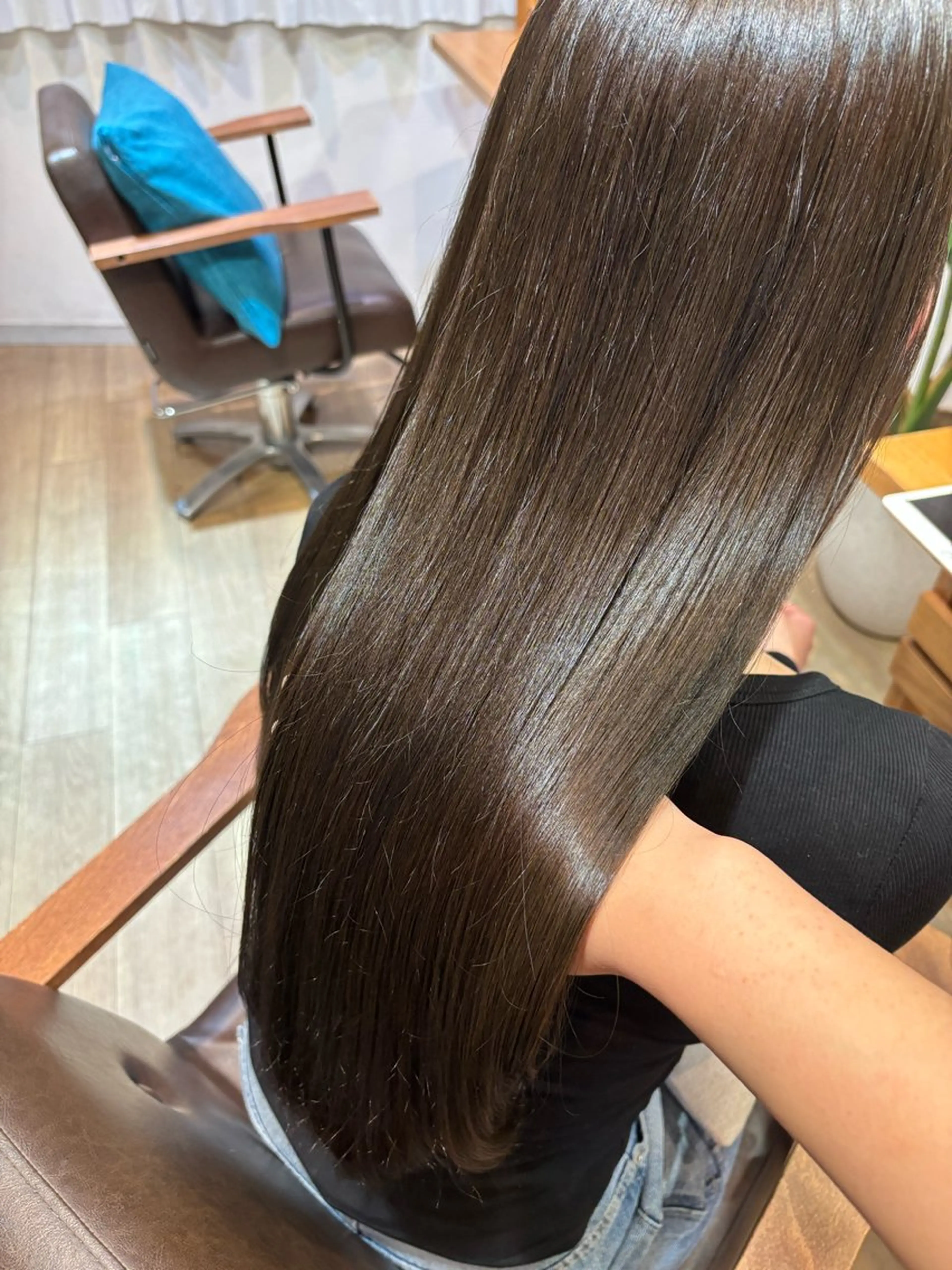 ロング カラー ベージュカラー 黒髪 ブルーカラー ブルーブラック オリーブベージュ カット ヘアカラー トリートメント RINNO🌷艶髪/ 艶カラーのヘアスタイル