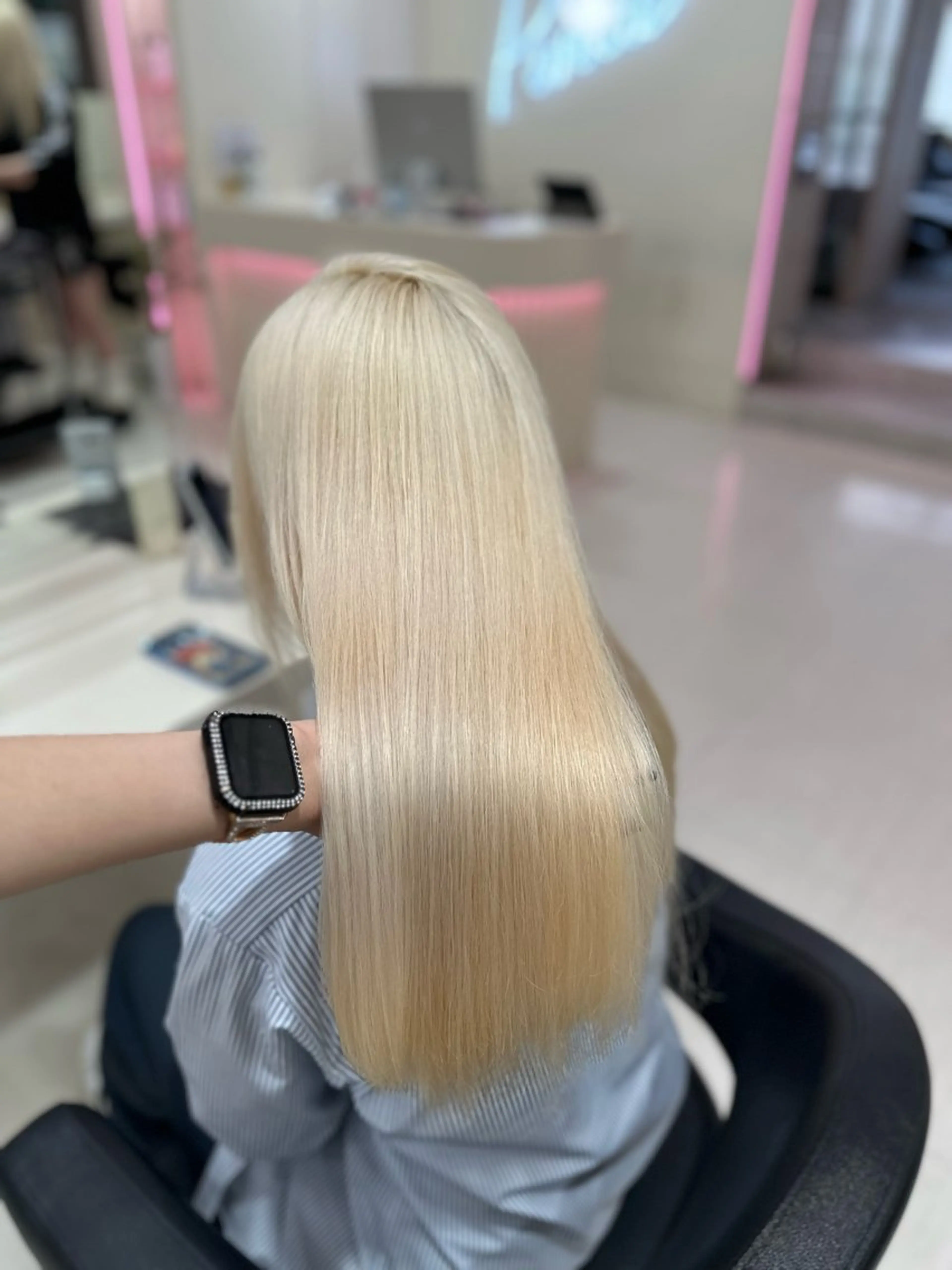 ロング ️🫧 AINE 🫧ハイトーンカラーのヘアスタイル