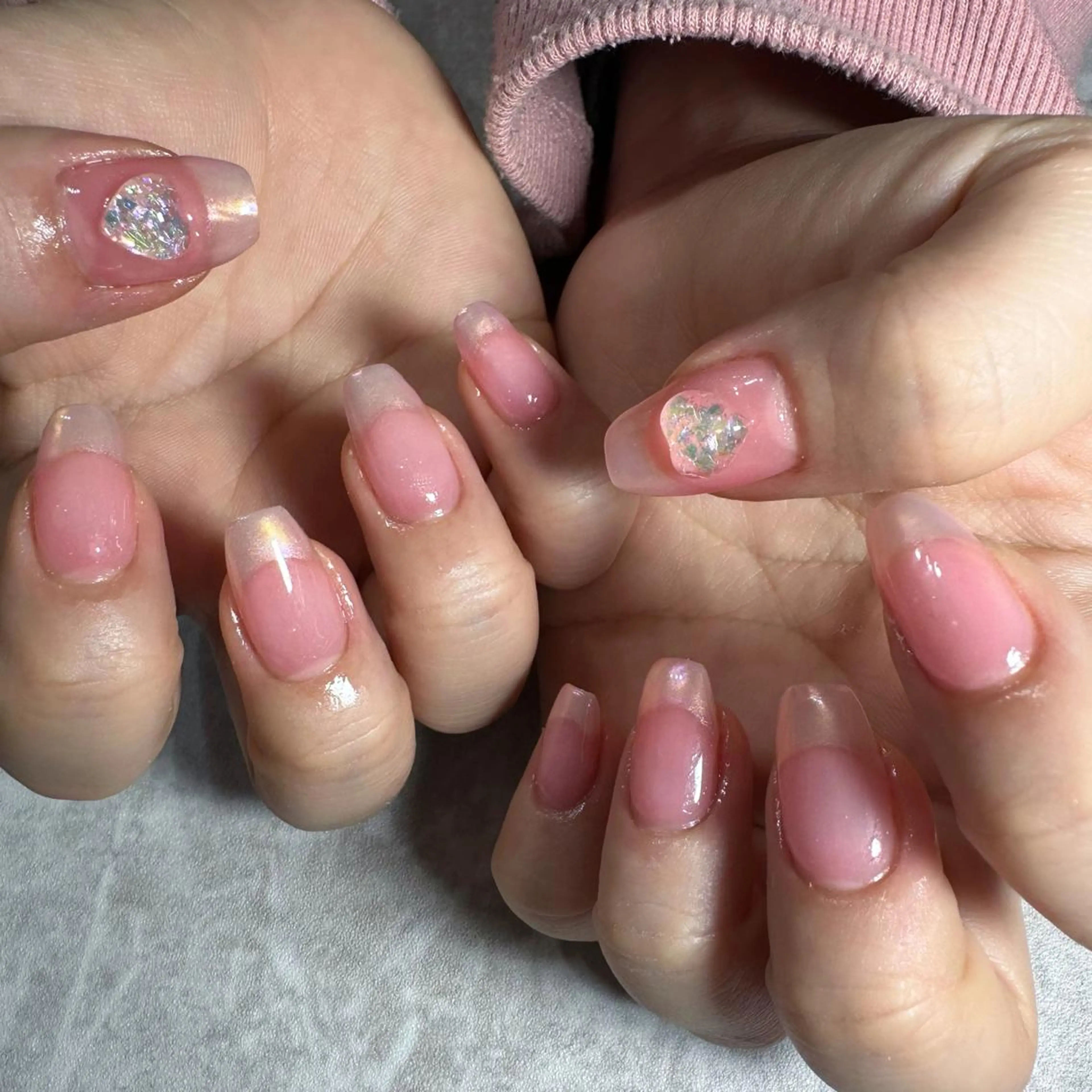 ネイル オーロラネイル フレンチネイル ピンク nail&eye pang hinaのネイルデザイン