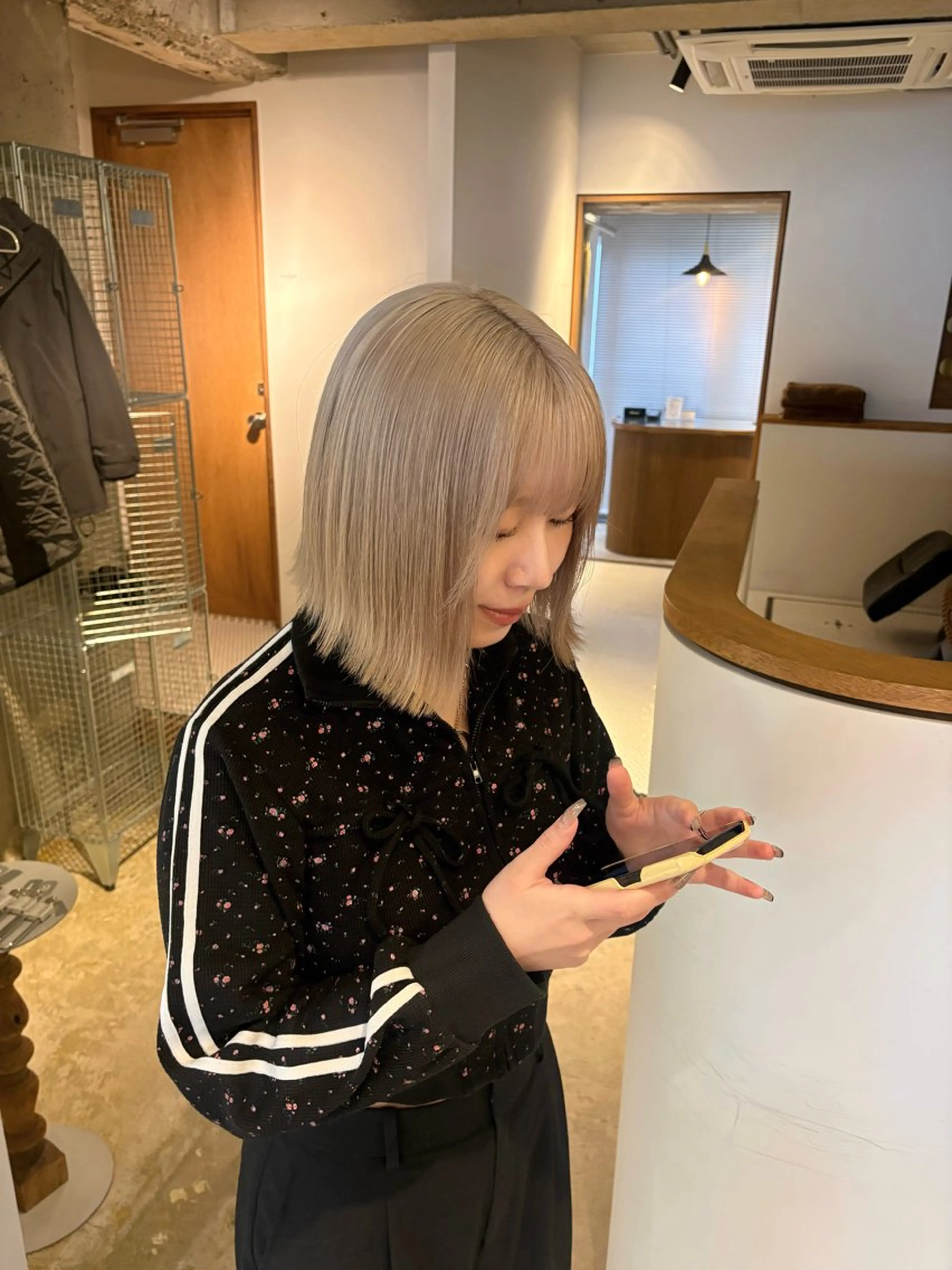 ショート カラー グレージュ ミルクティーグレージュ ヘアカラー 名駅/ブリーチカラー /masaki⠀のヘアスタイル