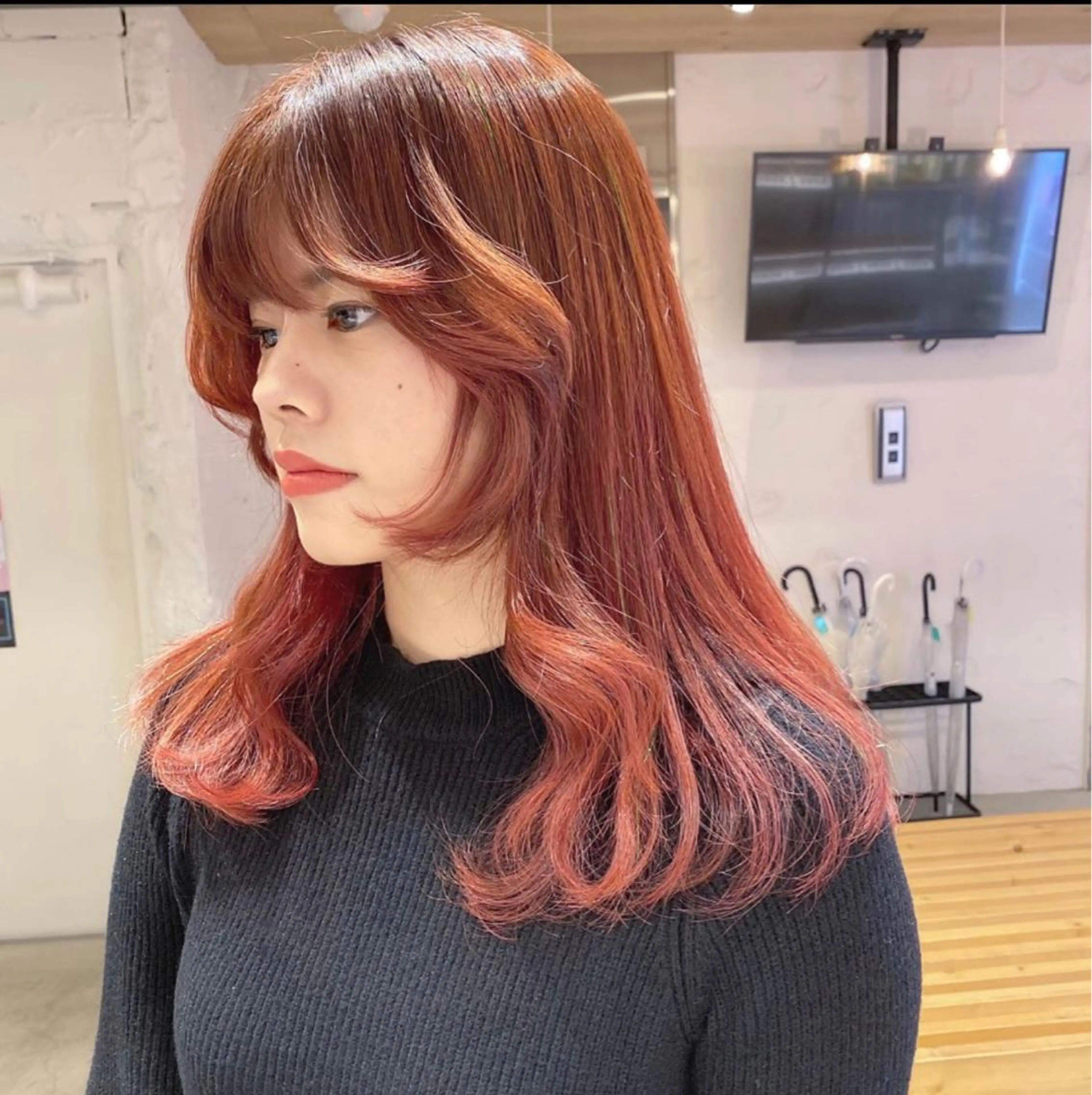 ロング カラー レッドカラー ORIKA 美容室のヘアスタイル