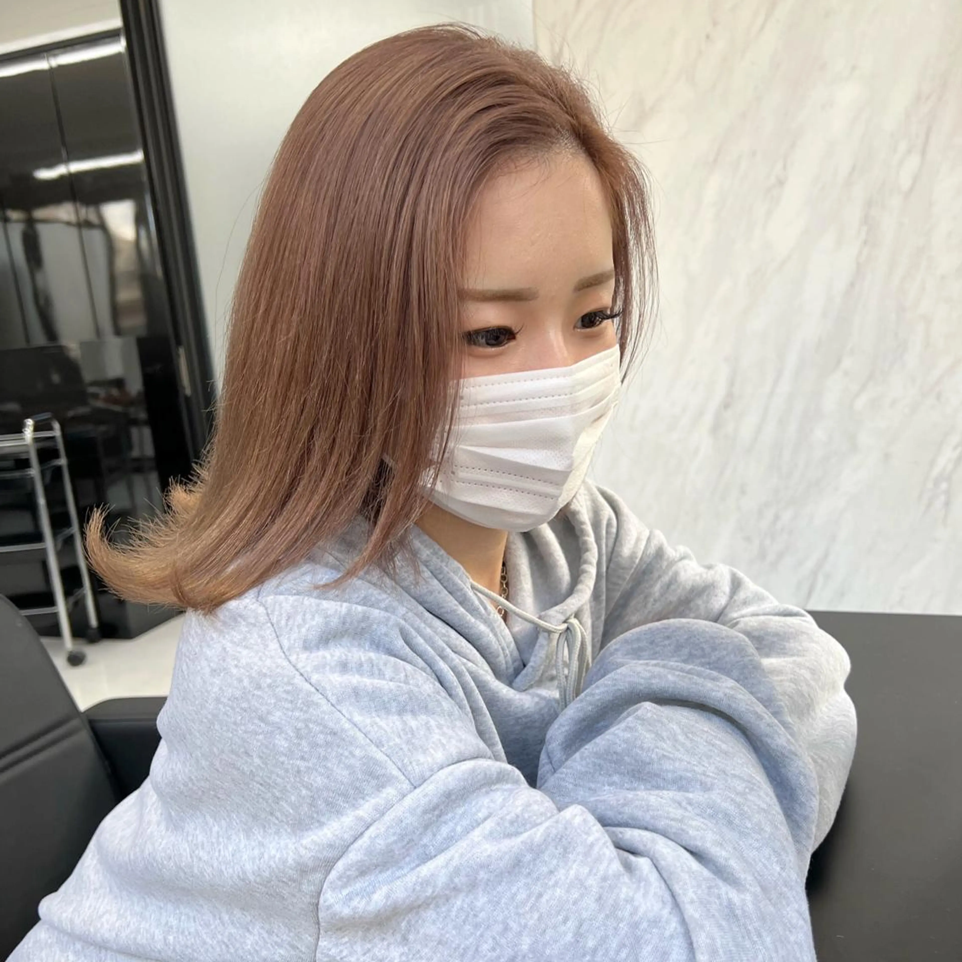 ミディアム カラー シールエクステ ハイトーンカラー エクステ ヘアカラー シールエクステ特化 ハイトーン、NANAのヘアスタイル