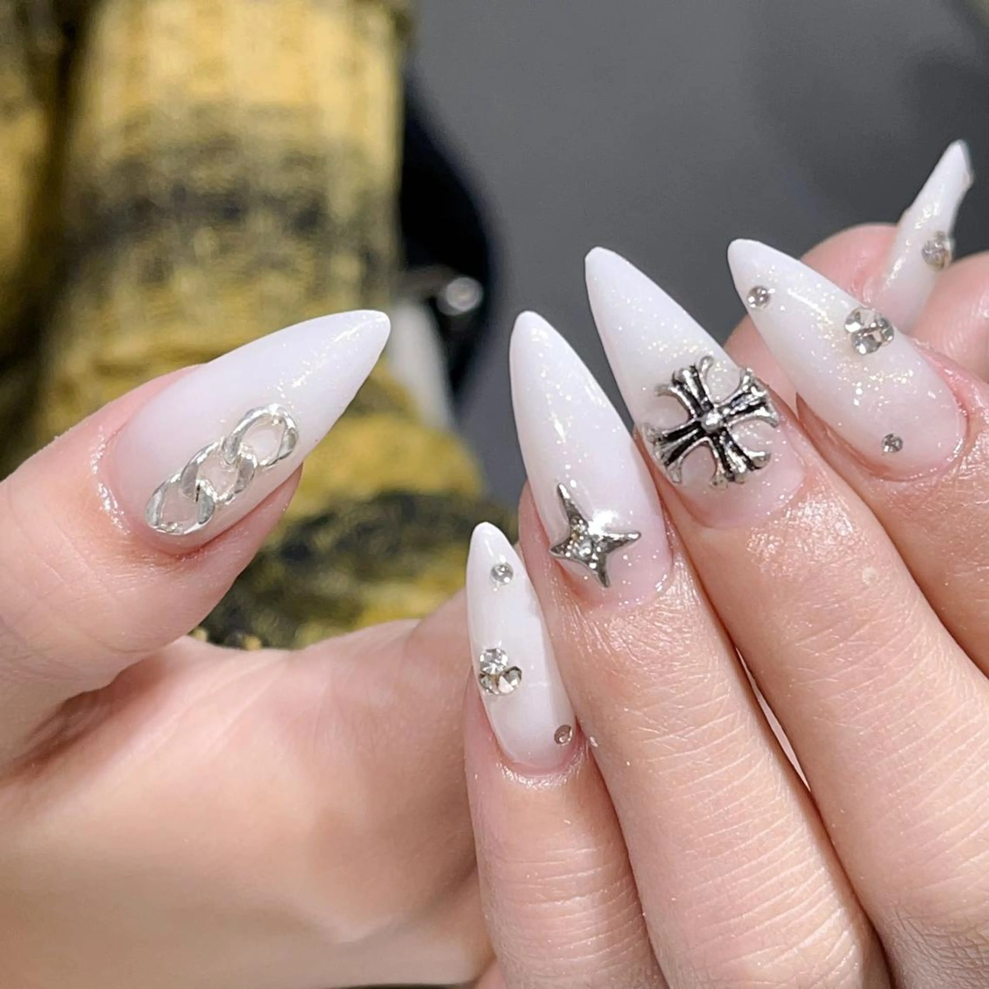 ネイル ハンドネイル Queens ひなのネイルデザイン