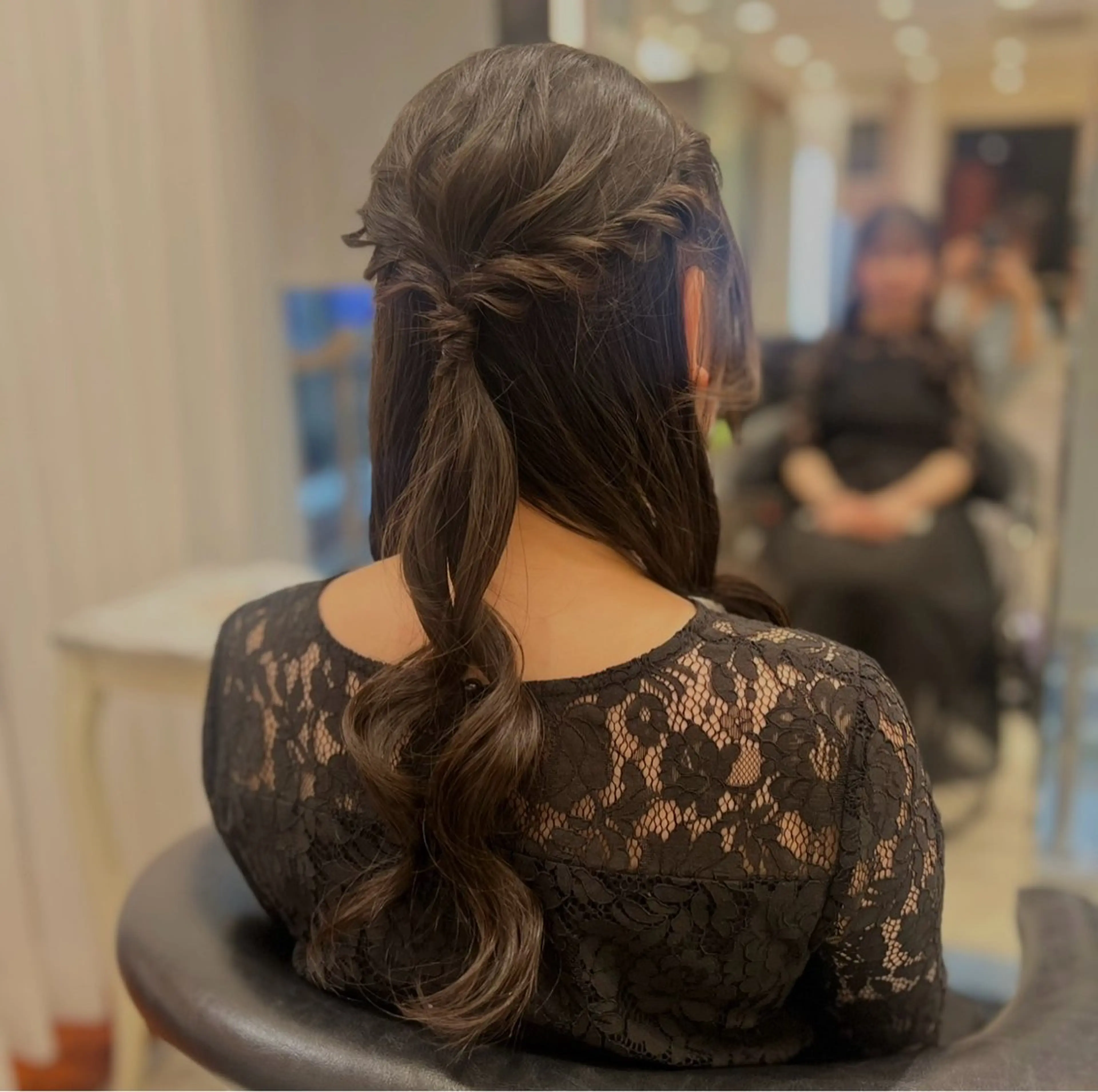 ロング ヘアアレンジ ヘアセット コテ巻きパーマ💙 シノヤユイのヘアスタイル