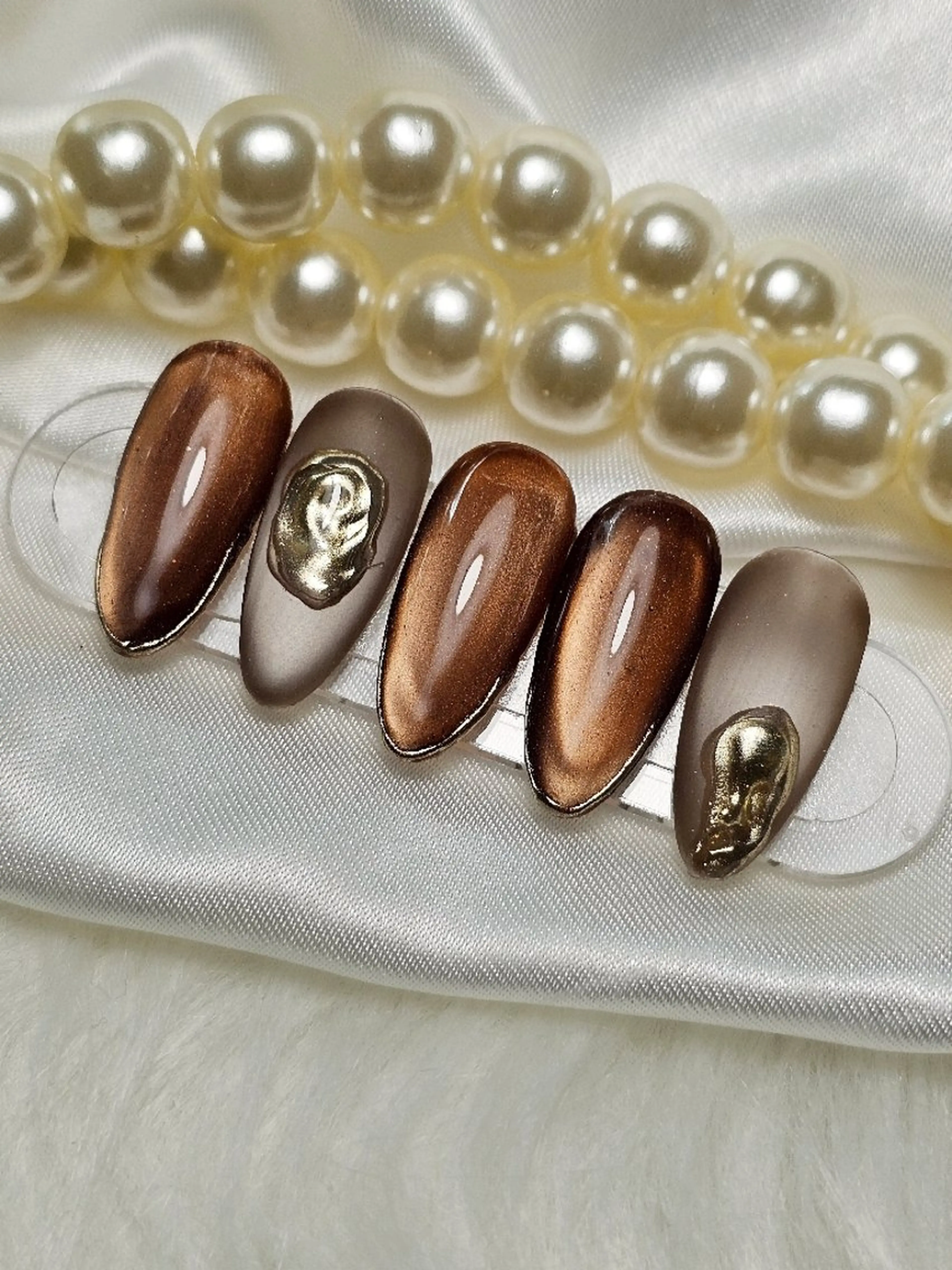 ネイル マグネットネイル ミラーネイル Ra: Nail所属・Ra: nail    西新 韓国ネイルのネイルデザイン