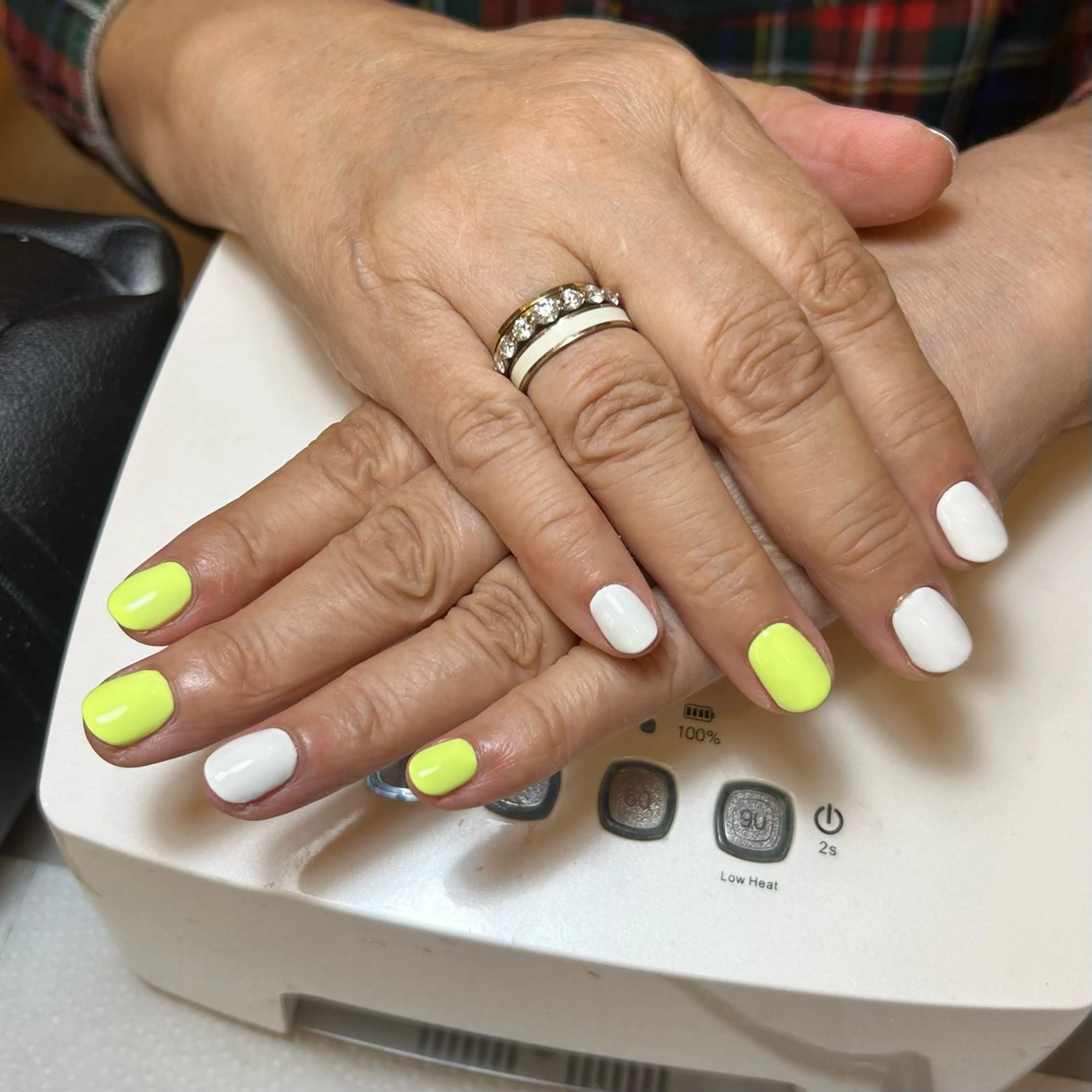 ネイル JilL次郎丸店所属・屋嘉比 姫香のネイルデザイン