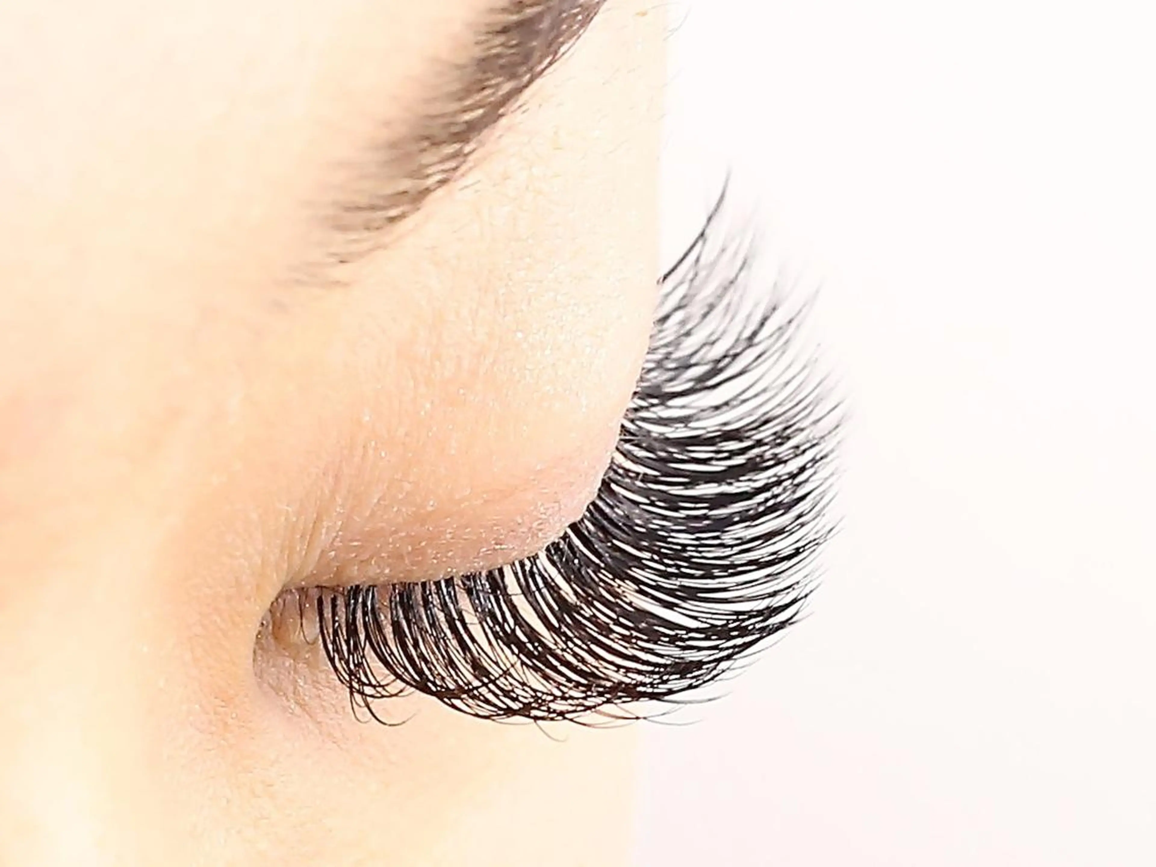 マツエク・マツパ ボリュームラッシュ une 石橋阪大前・ 箕面・池田・蛍池のマツエク・マツパデザイン