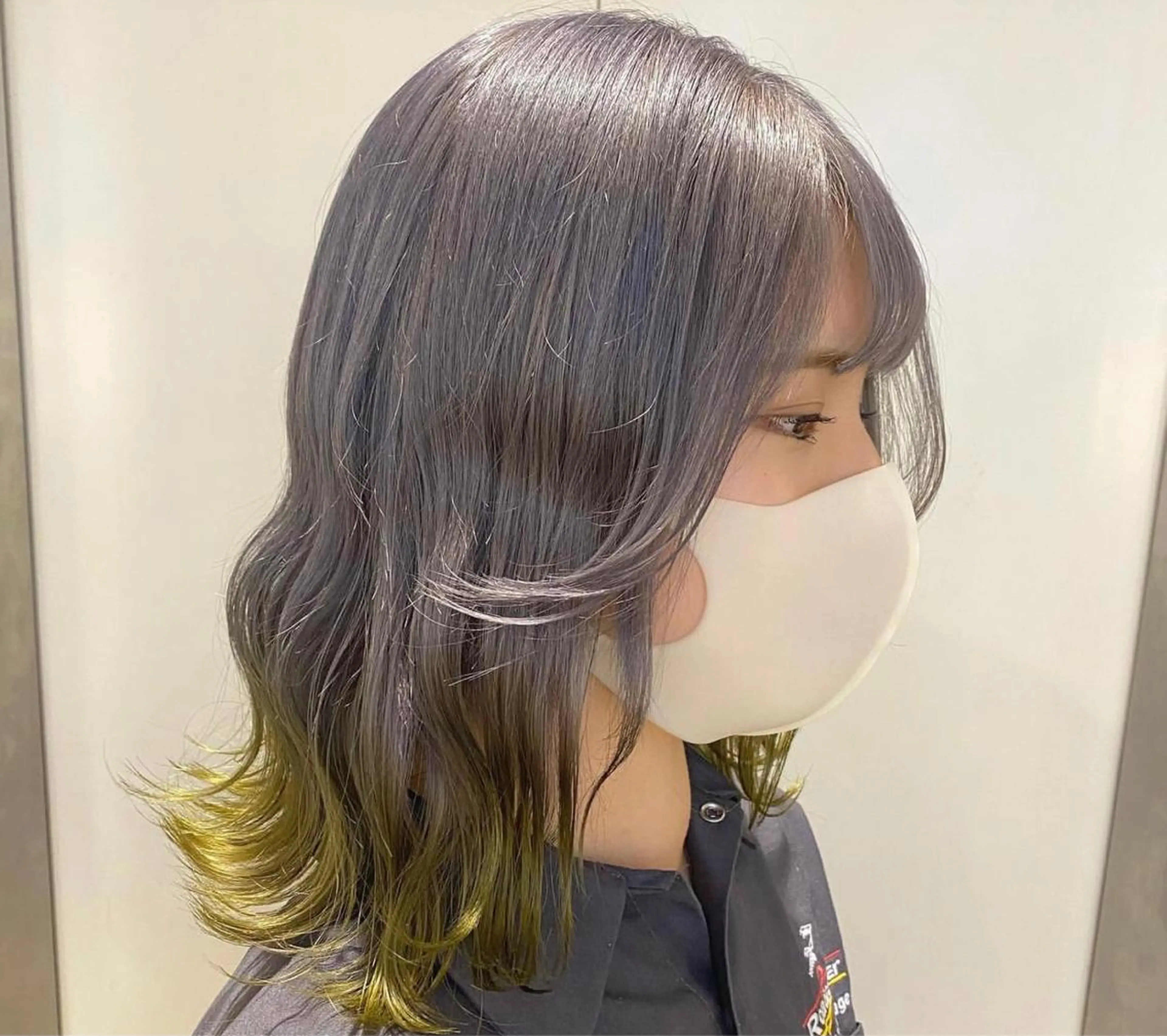 ミディアム カラー シルバー イエローカラー 遠藤沙也加 /レイヤーカットのヘアスタイル