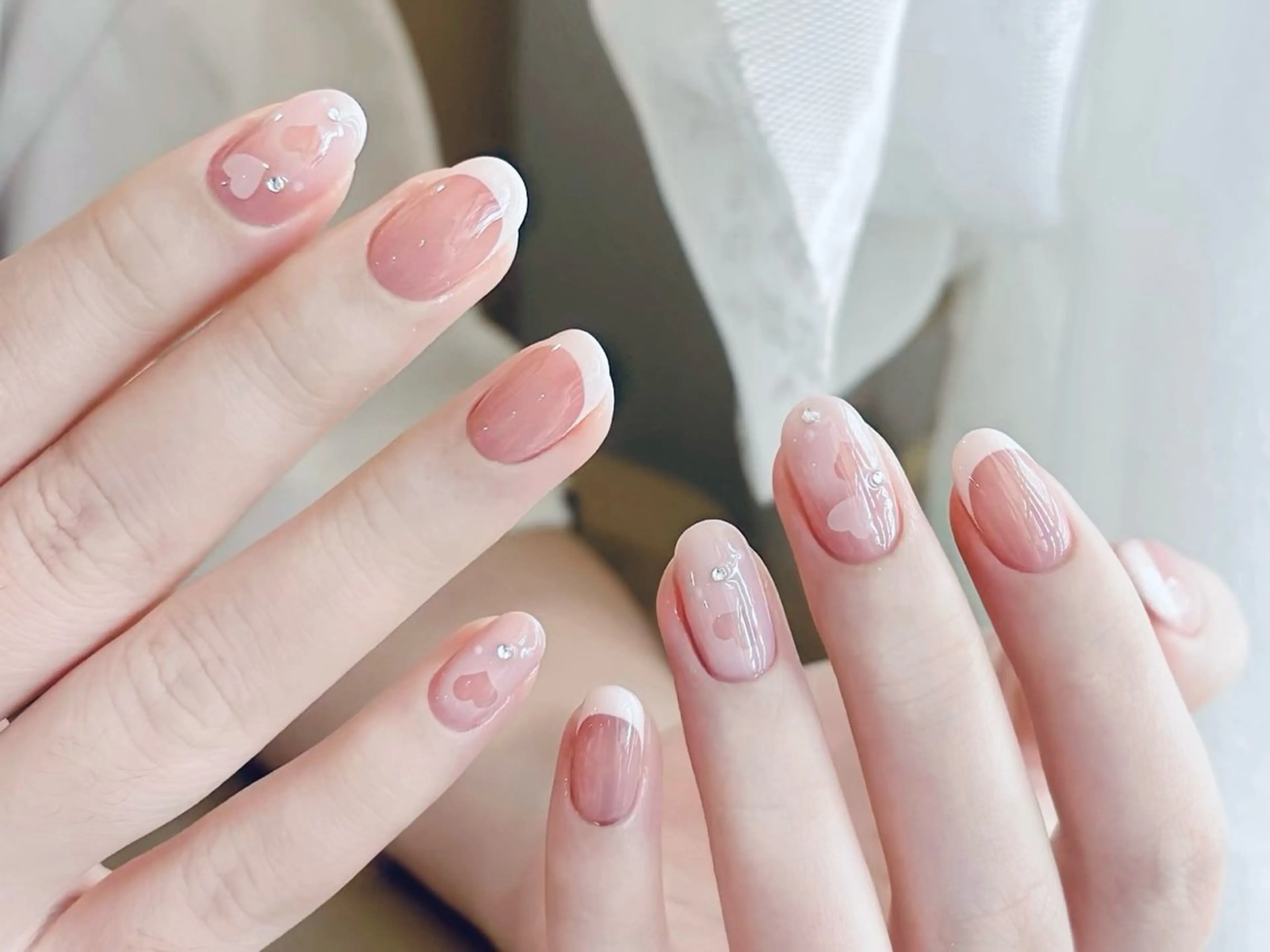 ネイル フレンチネイル ガーリー ハート ピンク ホワイト ハンドネイル ハンドケア DarkHoney 池袋店のネイルデザイン