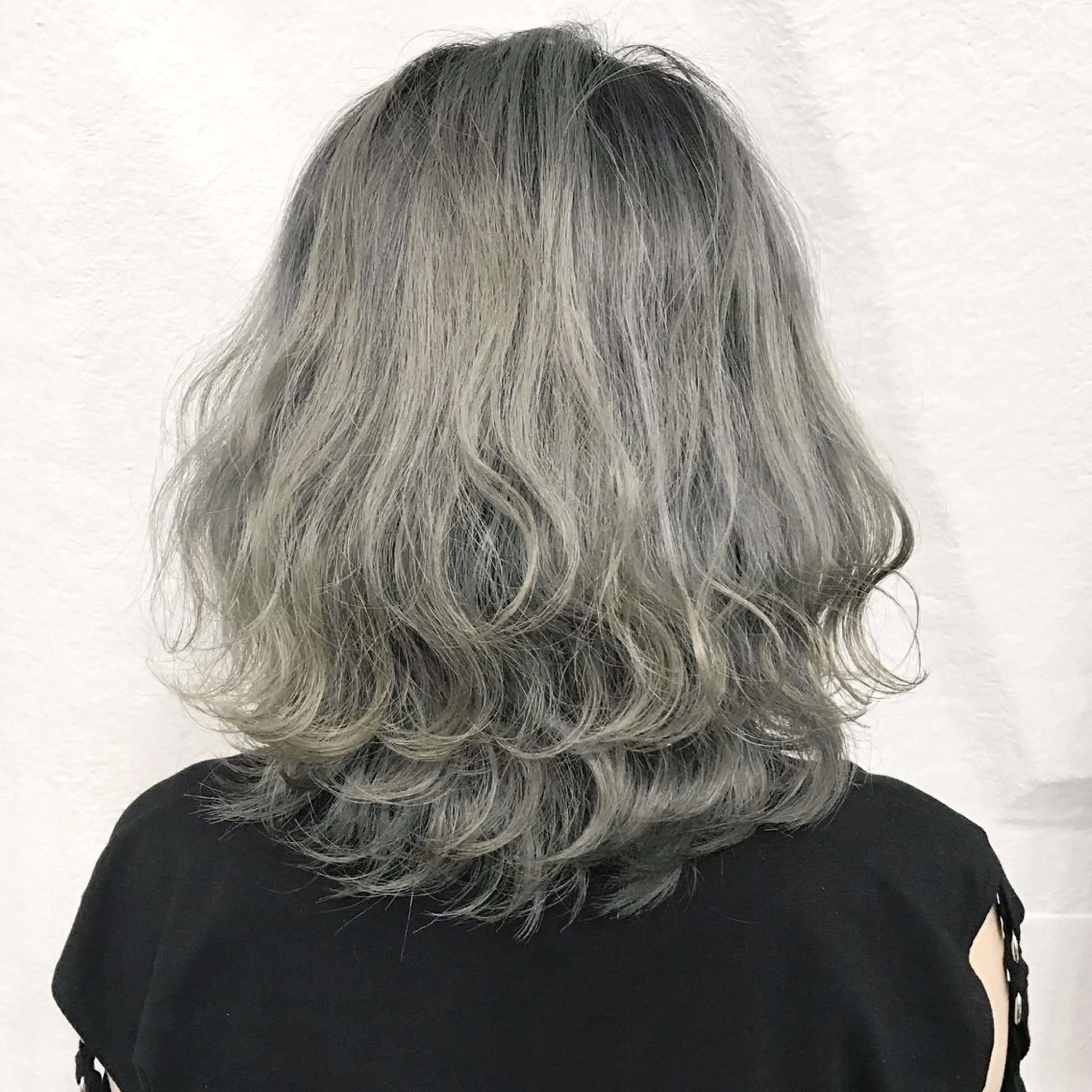 ショート カラー ブリーチ レイヤーカット サロウィン所属・K-POP好き美容師 🇰🇷Kai.Yのヘアスタイル