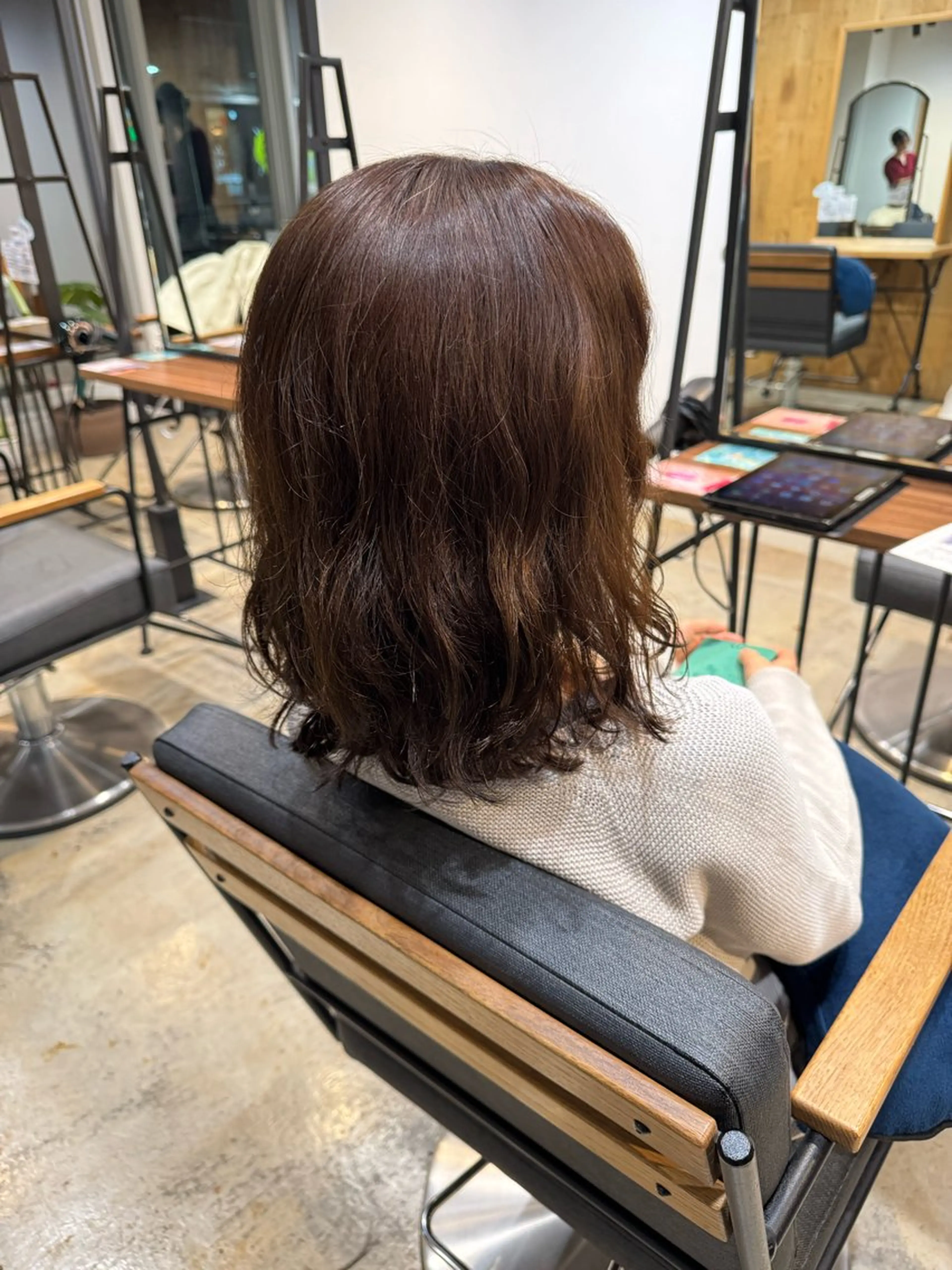 ミディアム カラー パーマ ミディアムパーマ ベージュカラー オリーブベージュ オリーブカラー ボブ レイヤー/ボブ/ 艶ケアカラー/Rinのヘアスタイル