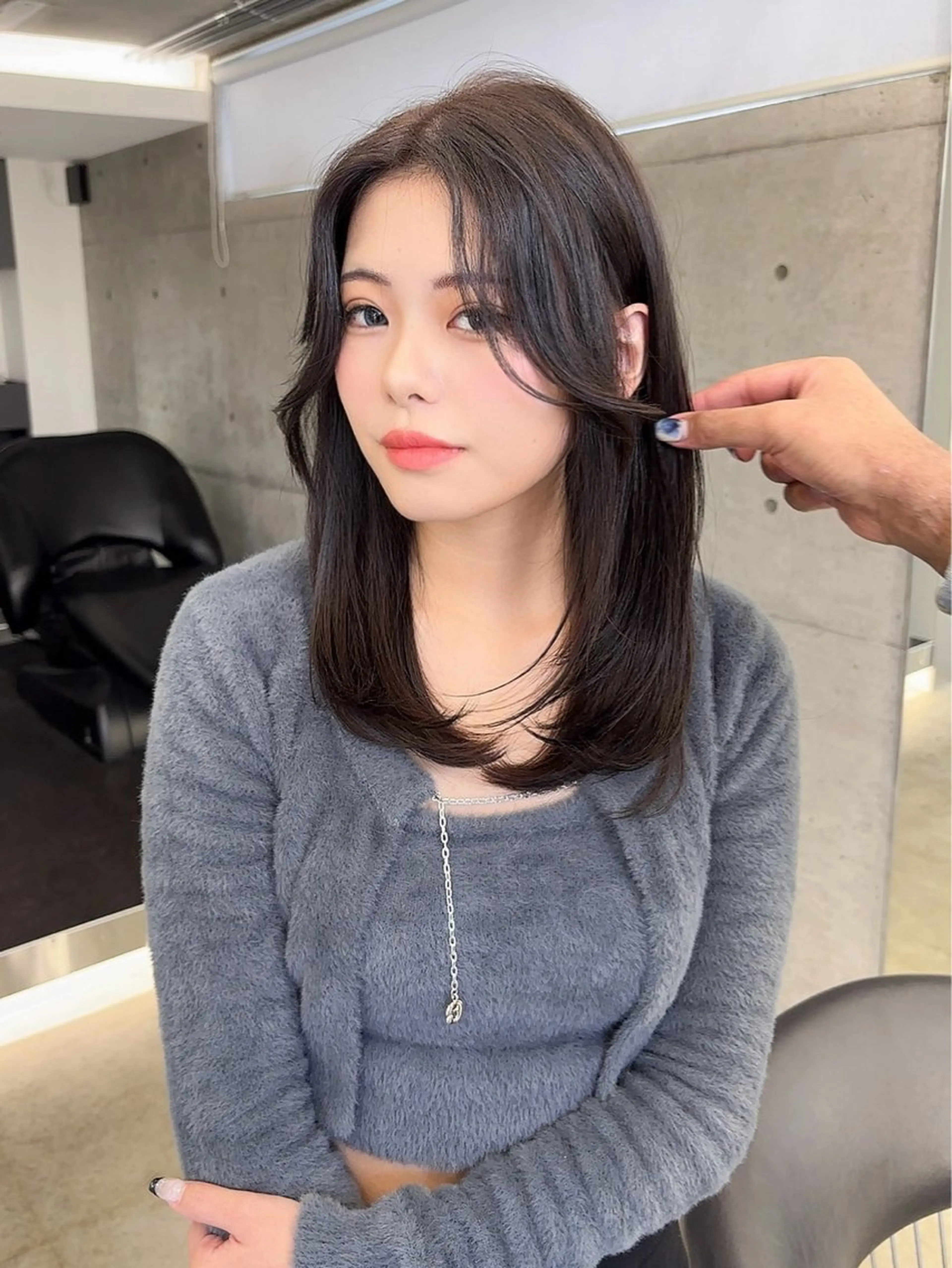 セミロング 朝斗/ブリーチなし ・Wカラー・エクステのヘアスタイル