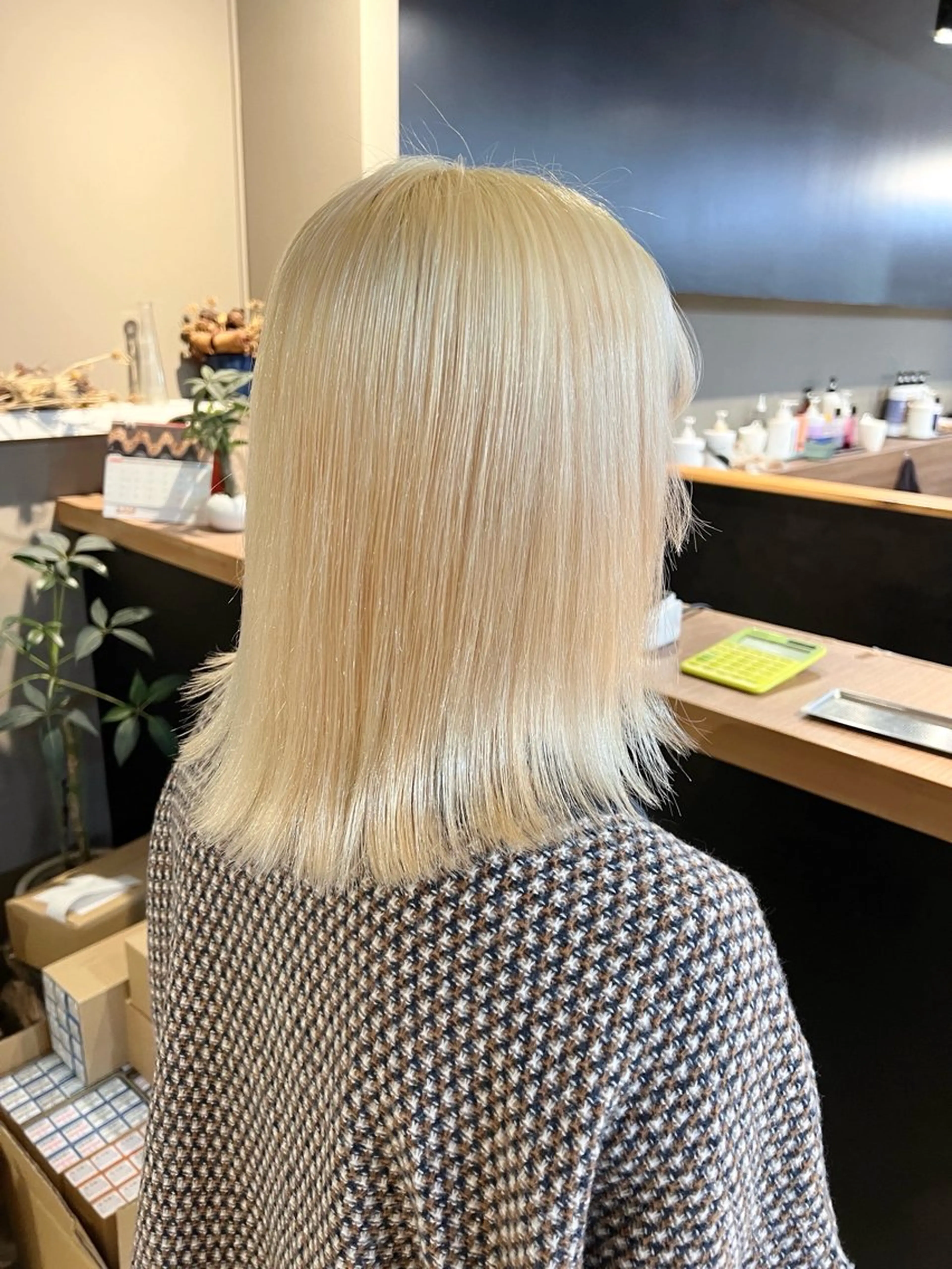 ミディアム カラー ブリーチ daiki 原宿のヘアスタイル