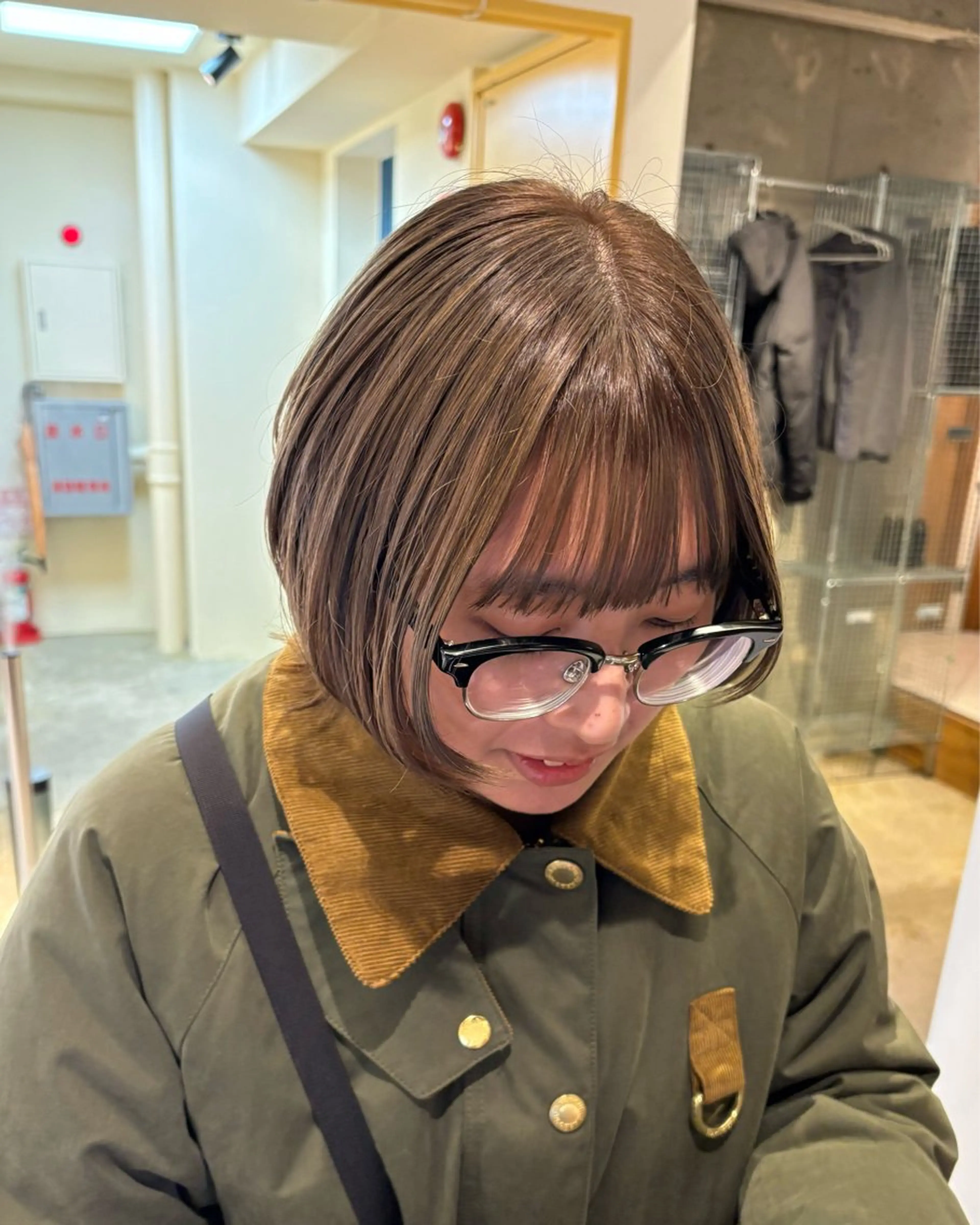 ミディアム カラー ベージュカラー ブリーチ ブリーチなしカラー オリーブベージュ パ ルのヘアスタイル