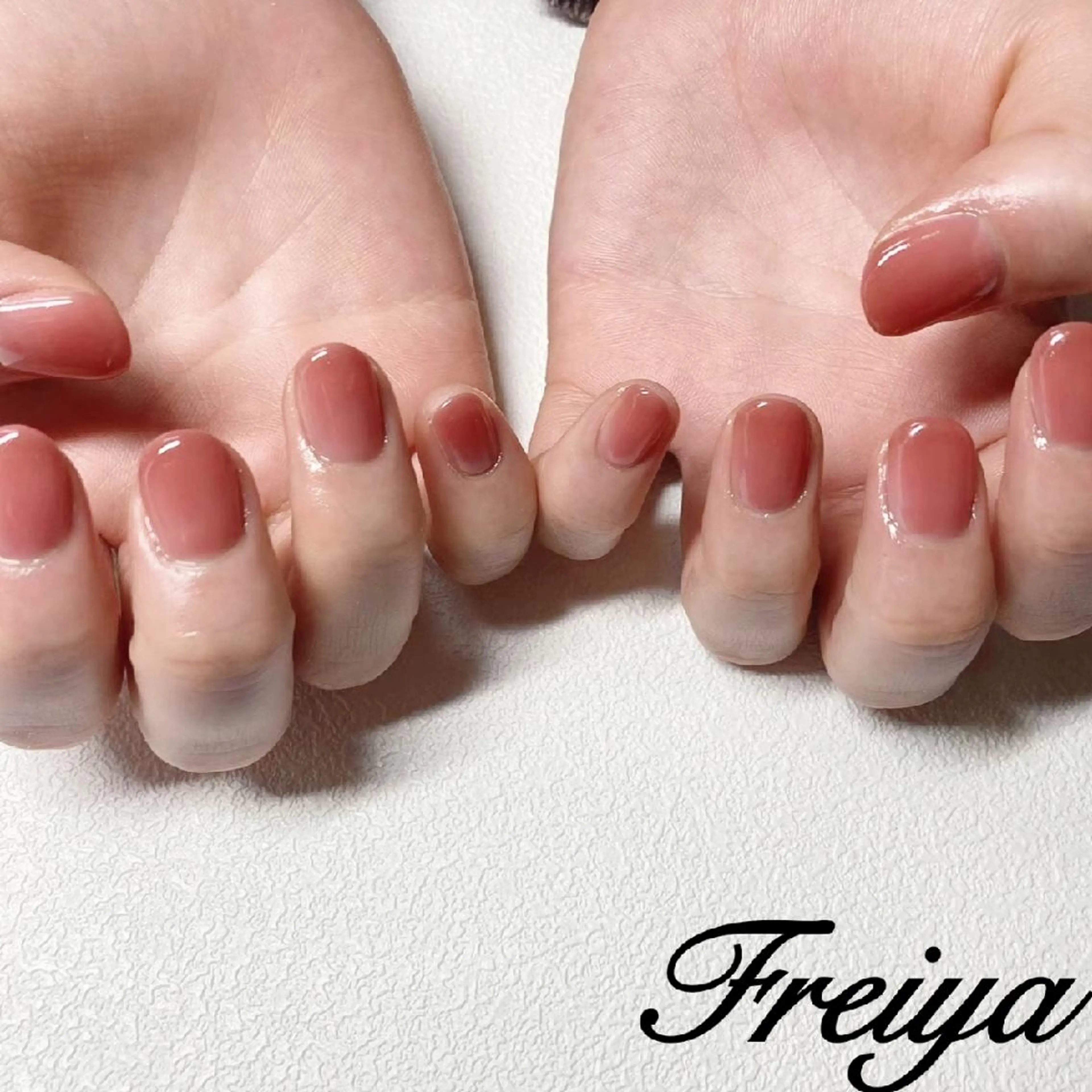 ネイル FREIYA所属・FREIYA マツエク、ネイルのマツエク・マツパデザイン
