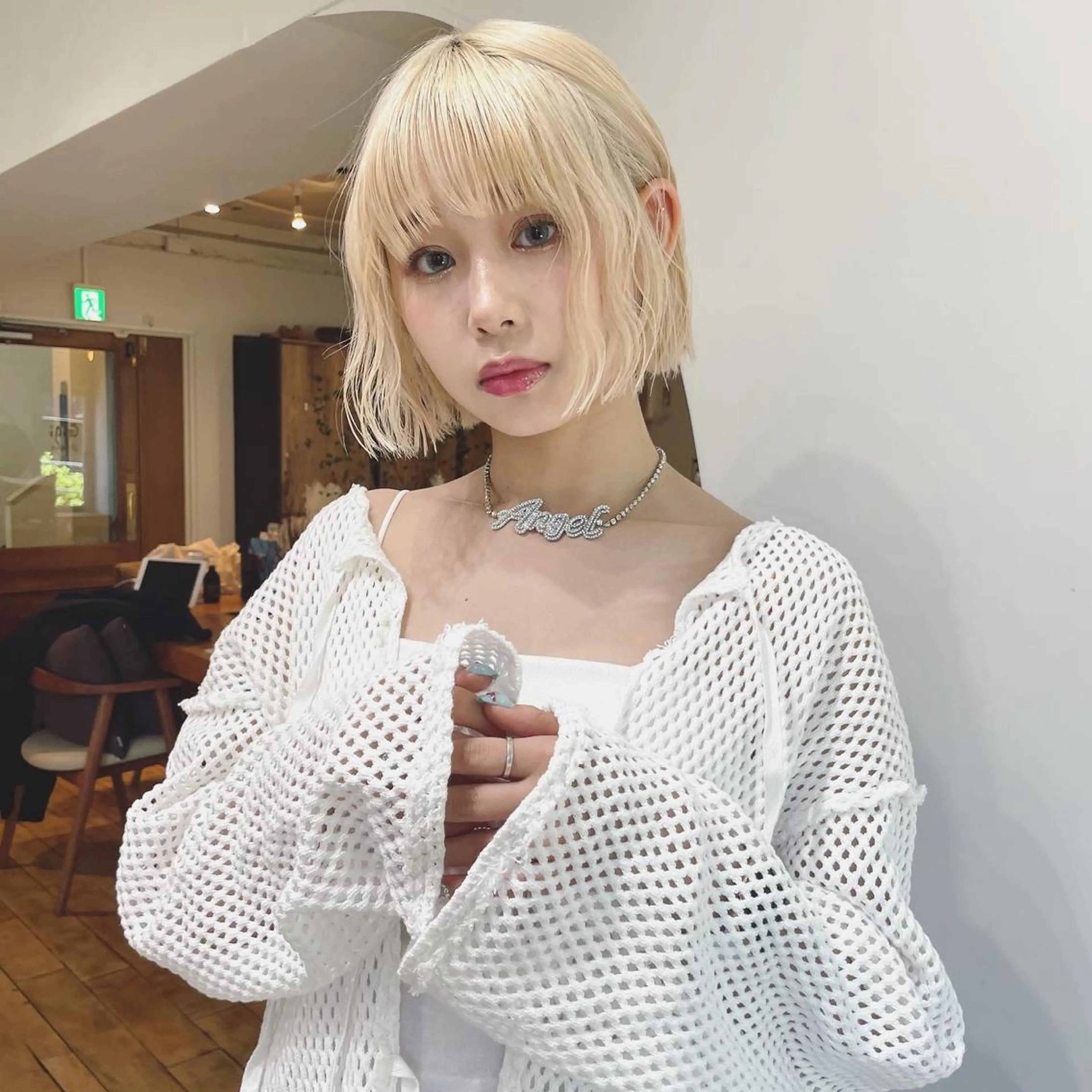 ショート カラー ネイル マツエク・マツパ アイブロウ ⭐ハイトーンブリーチ ミルクティーピンクのヘアスタイル