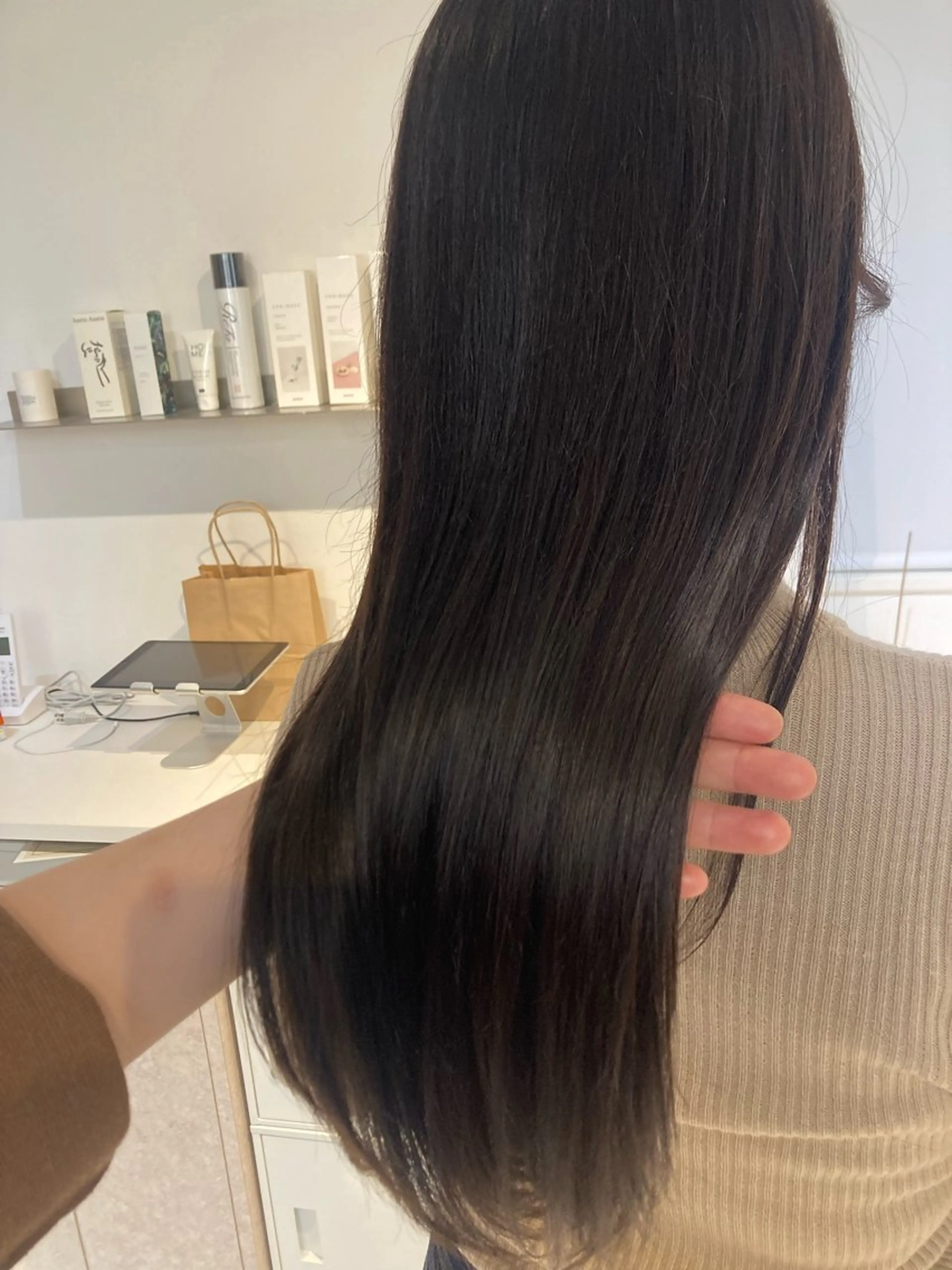 ロング ✨色持ちの良い艶 カラー✨蟹江真世のヘアスタイル