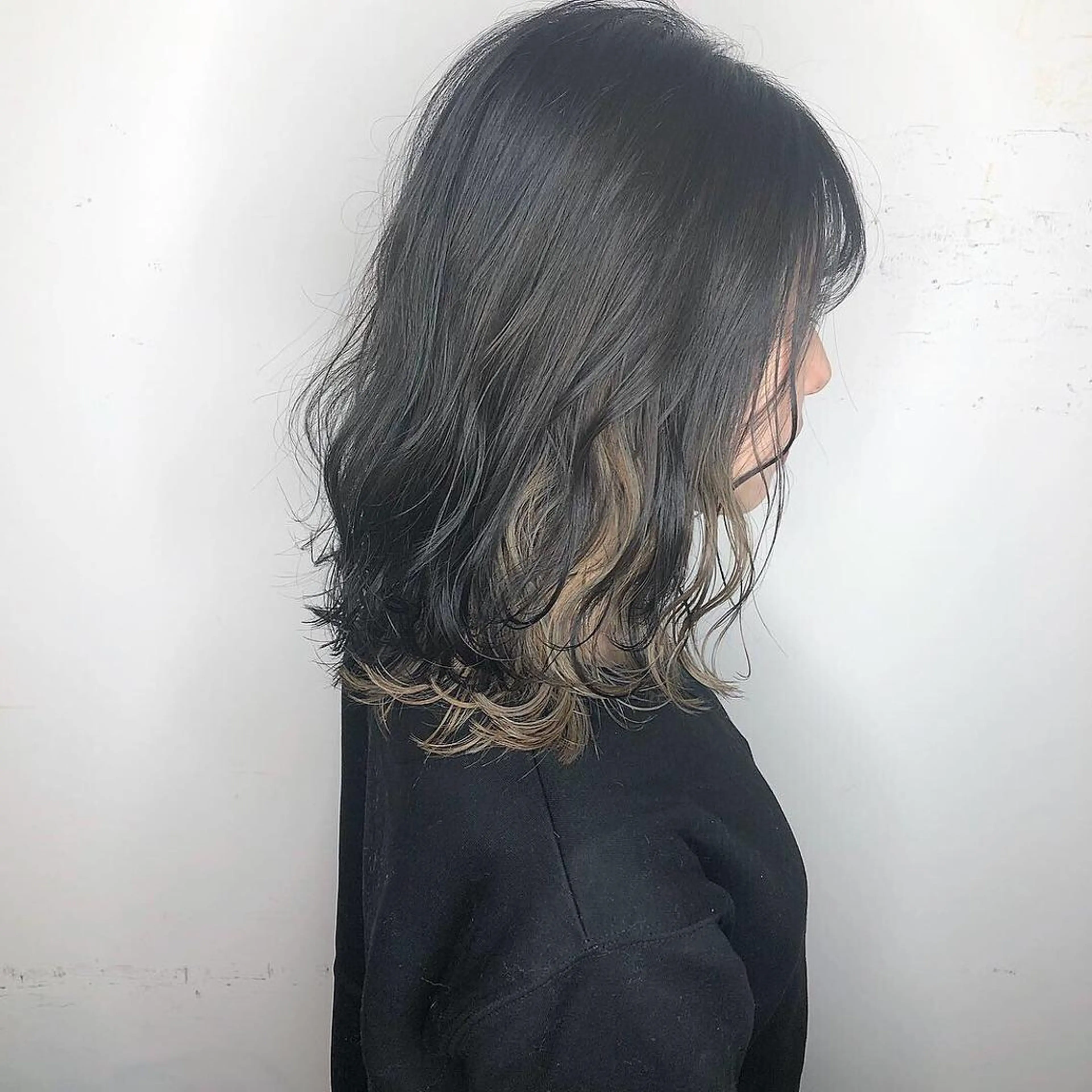 ミディアム カラー ベージュカラー ダークグレー 髪質改善、エクステ 山口卓哉のヘアスタイル