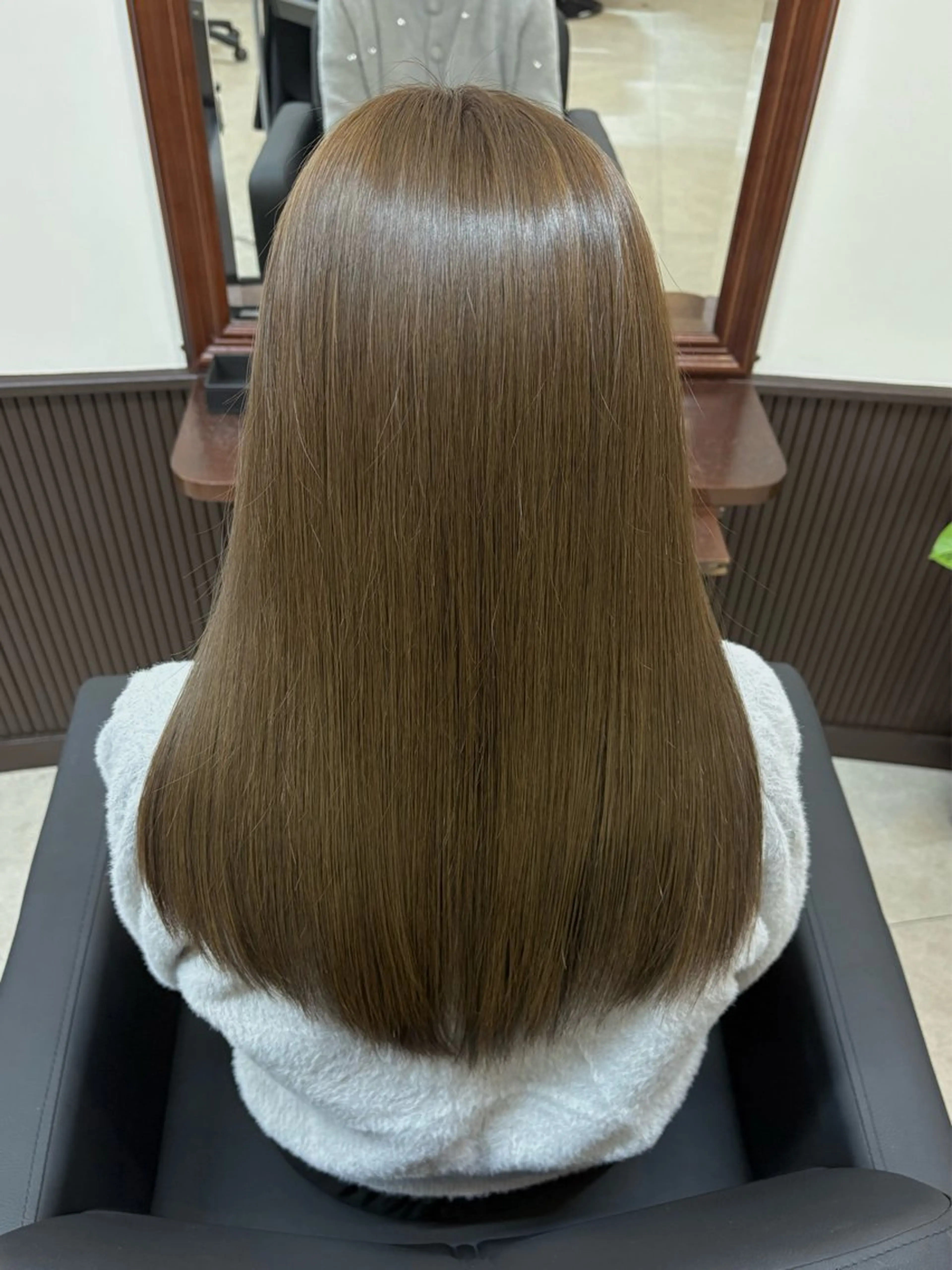 セミロング ヘアカラー SHICUNE /ミホのヘアスタイル