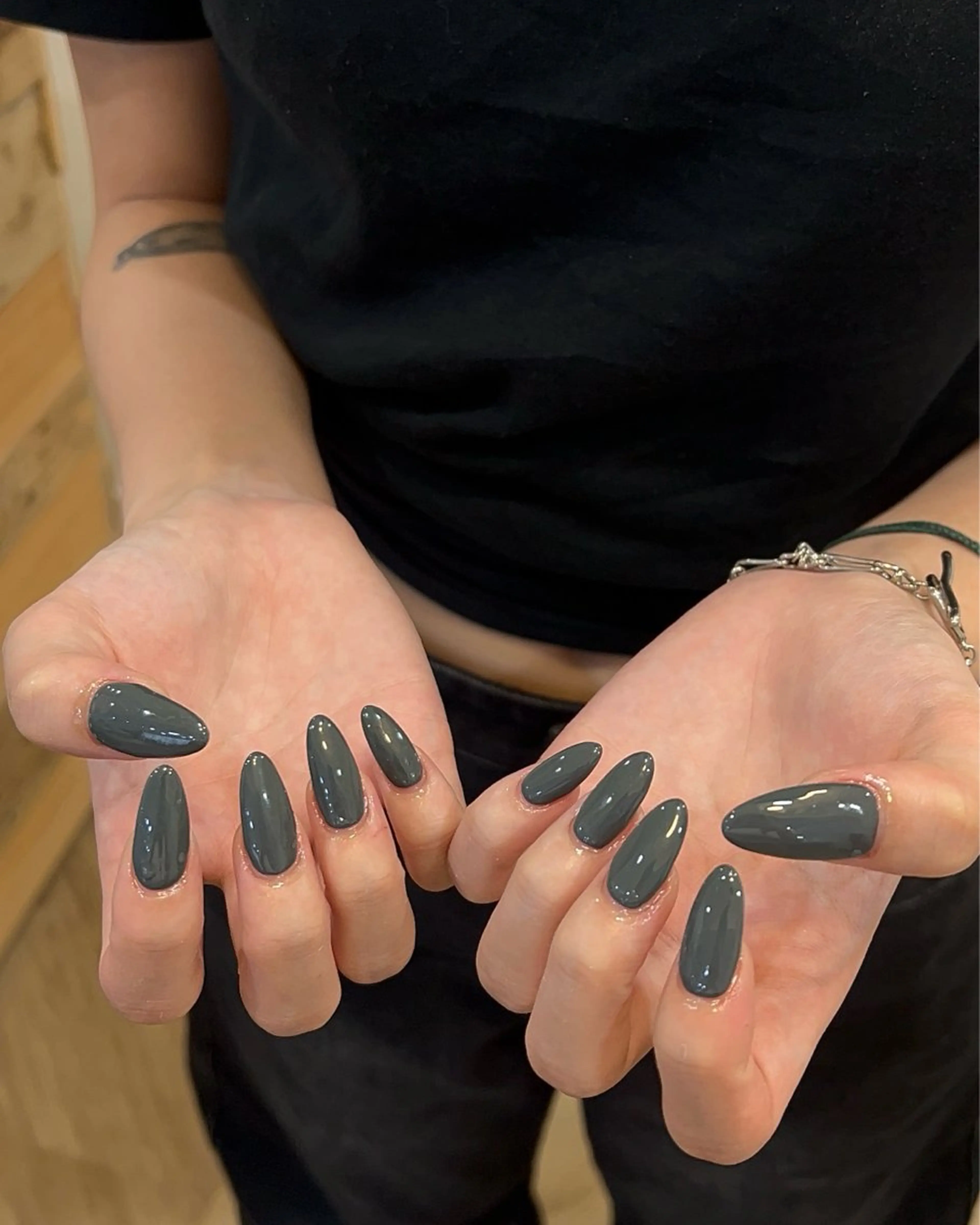 ネイル ハンドネイル フットネイル ハンドケア Nes.Nail所属・Miyagi Asamiのネイルデザイン