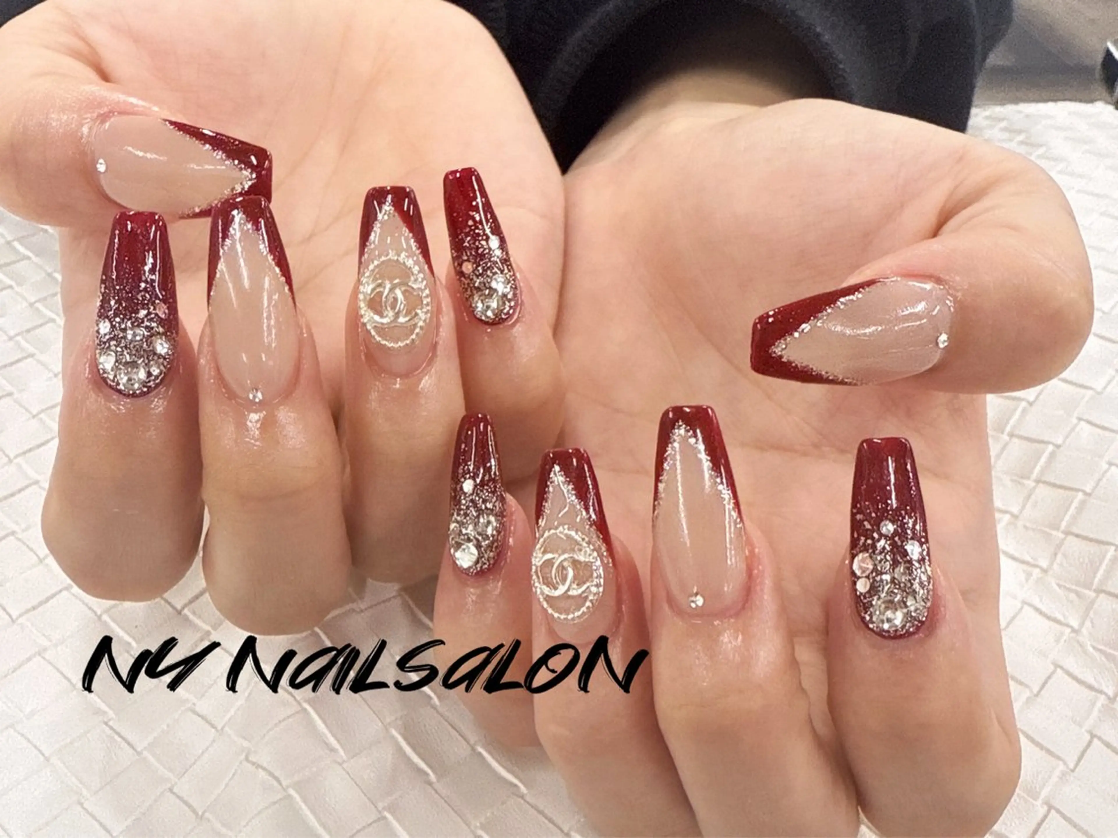 ネイル 長さ出し フットネイル フレンチネイル ジェルネイル ガーリー ハンドネイル NYネイルサロン　千葉中央店所属・NYネイルサロン 千葉中央店のネイルデザイン