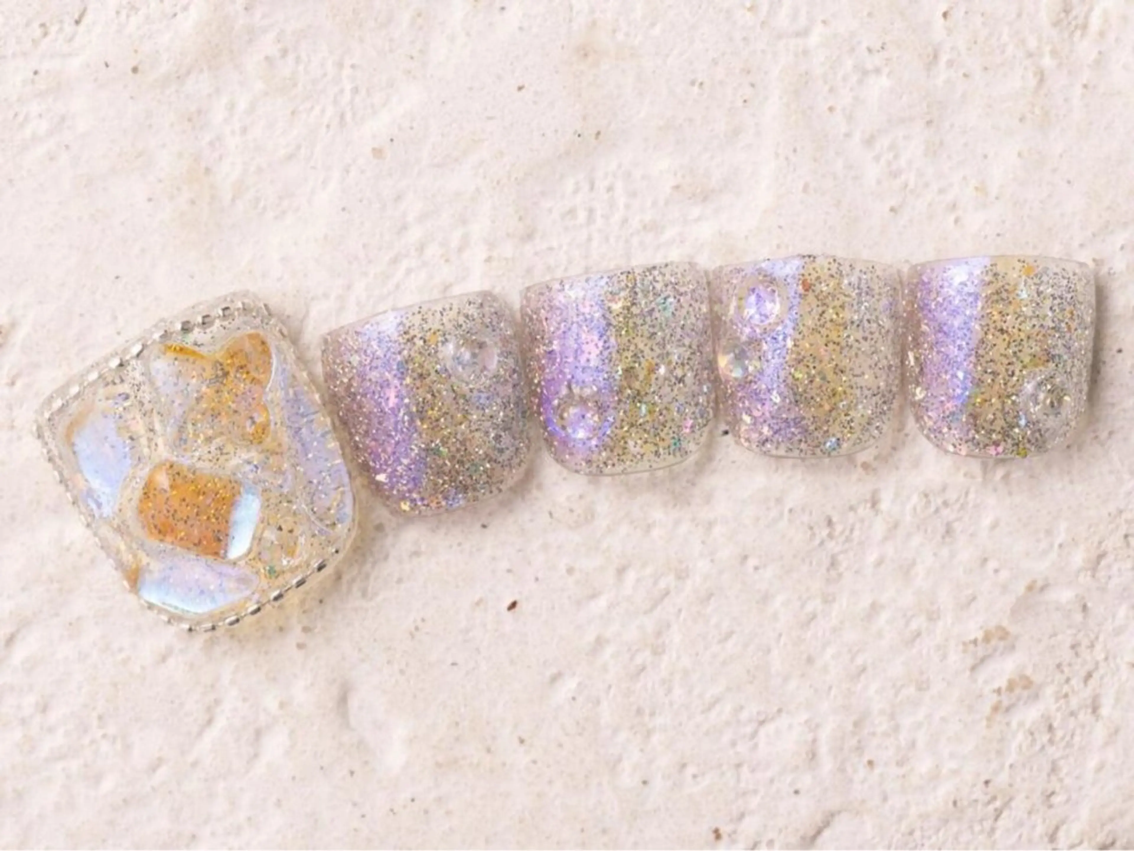 ネイル オーロラネイル 長さ出し フレンチネイル ジェルネイル ガラスフレンチ フットネイル Rela・S NAILのネイルデザイン