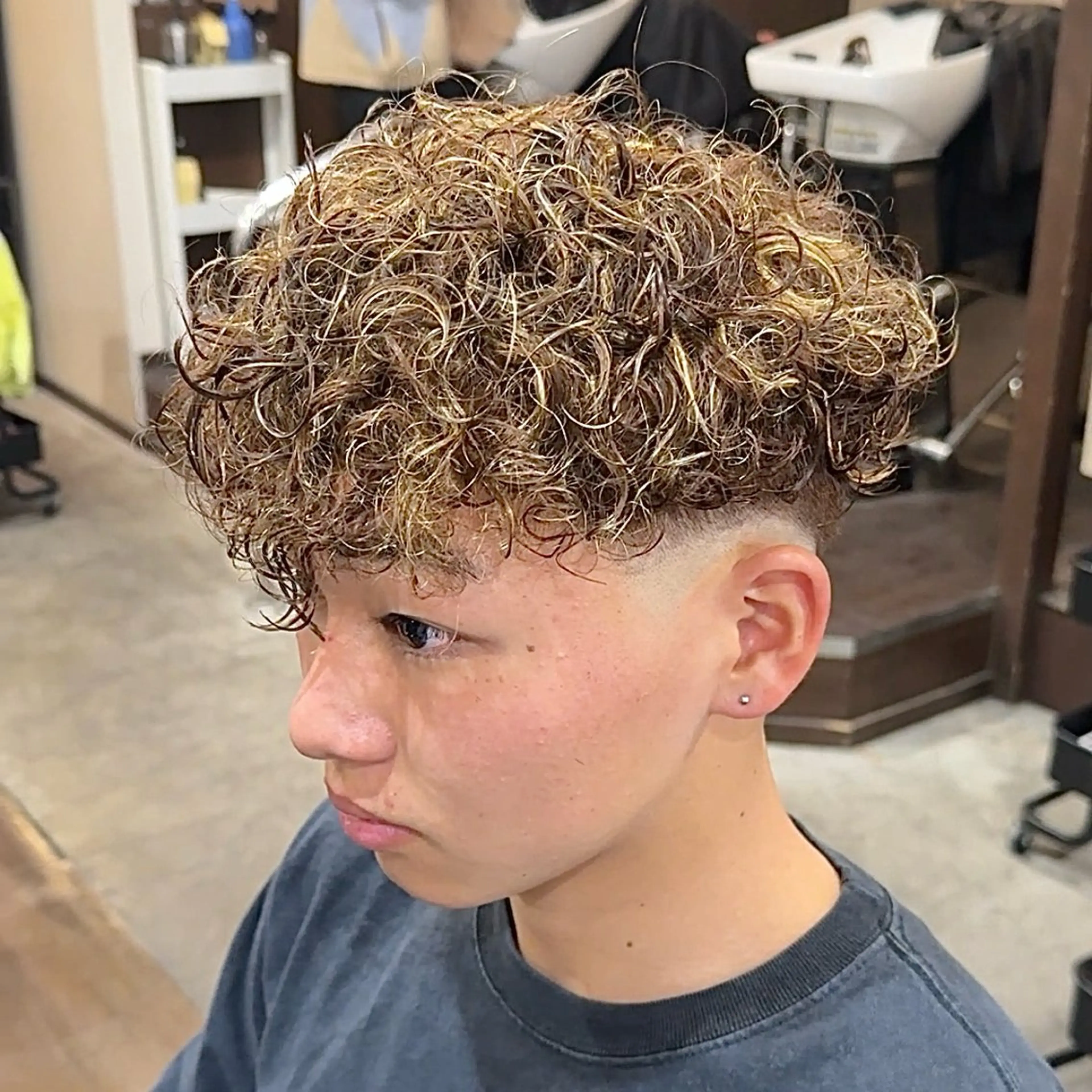 パーマ メンズ メンズハイライト スペインカール カット パーマ スペインカール/ サーフカール/RYUのヘアスタイル