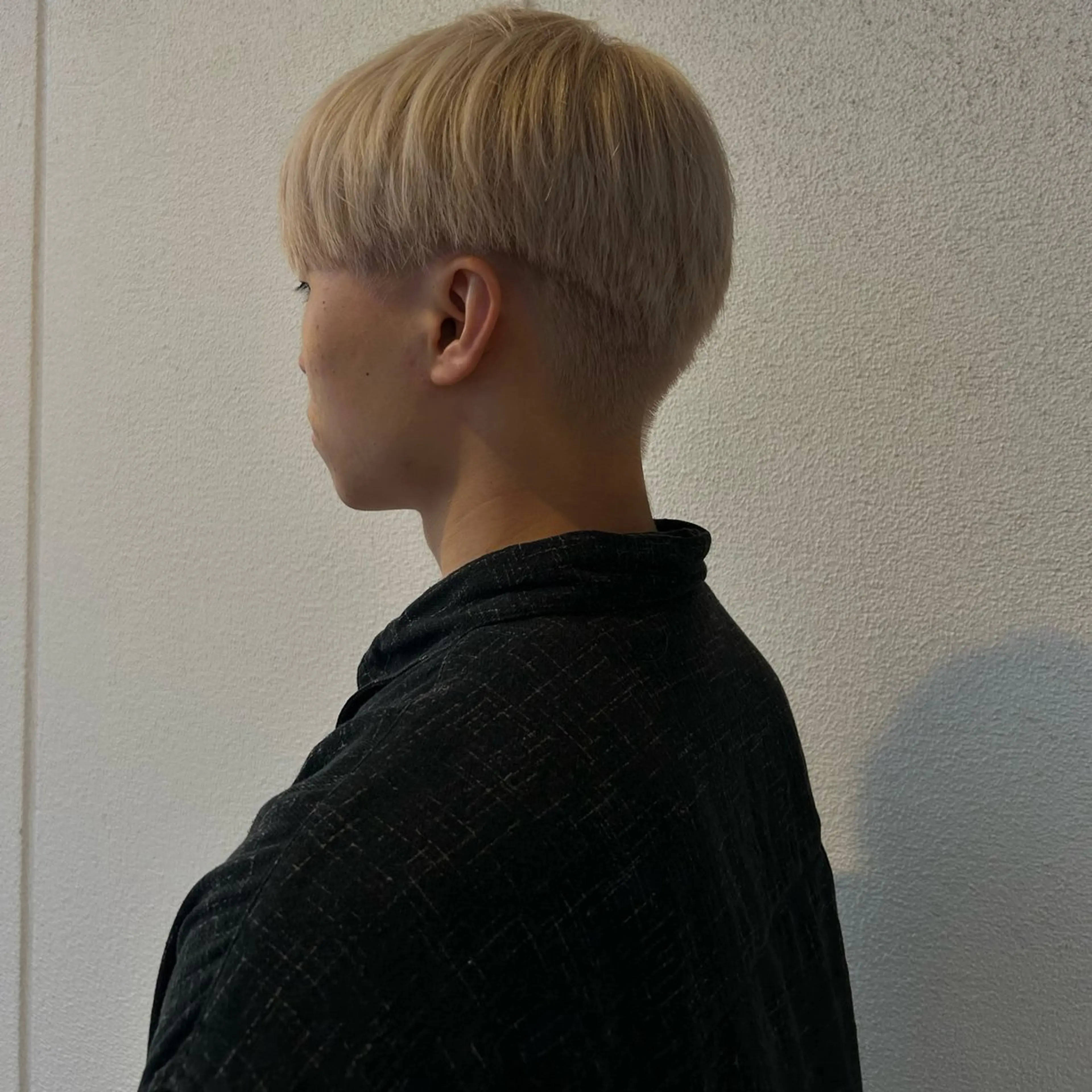 ショート カラー メンズ ベージュカラー 抜きっぱなしブロンド ブロンド 田中 遥陽のヘアスタイル