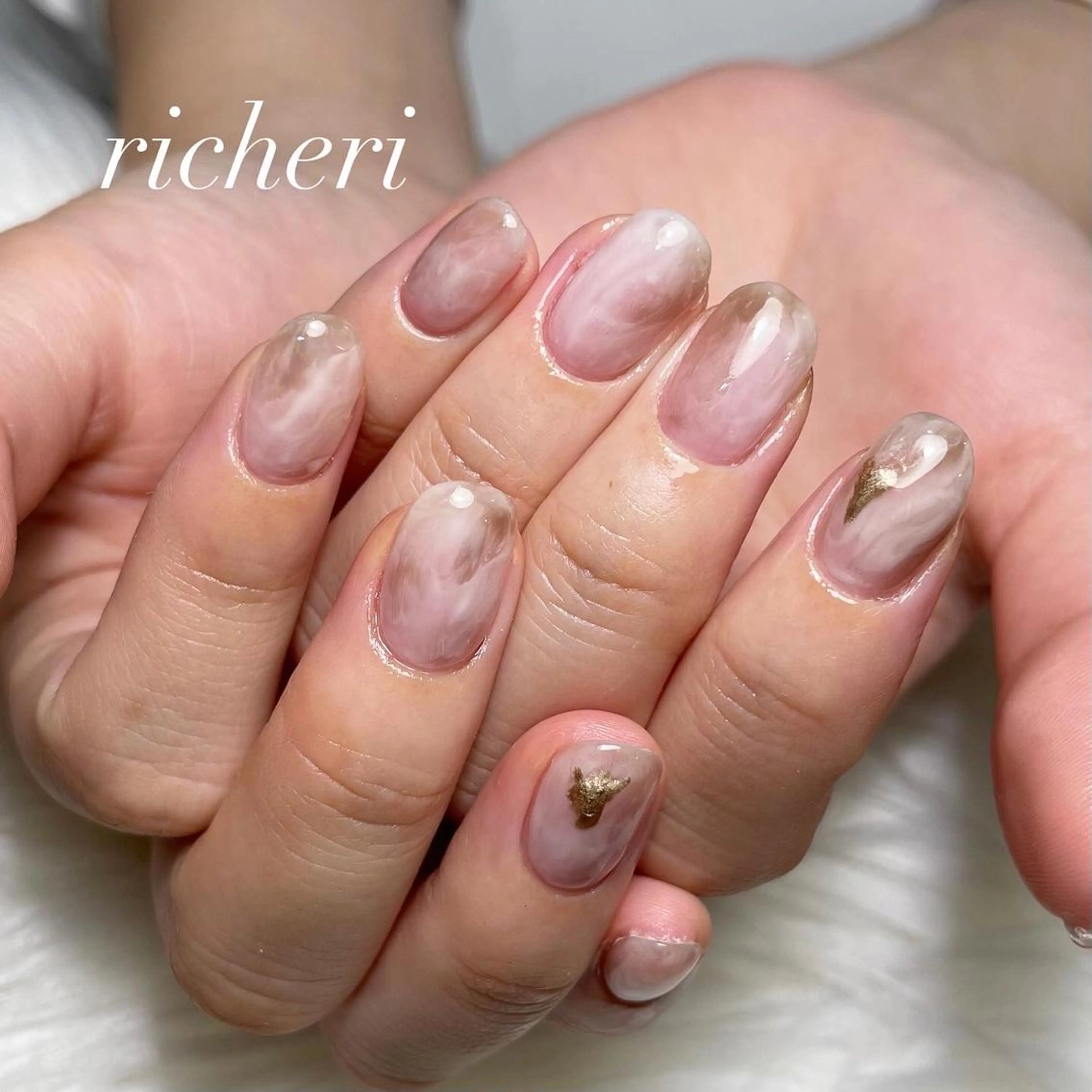 ミディアム ネイル 韓国風ヘア アートネイル フレンチネイル ジェルネイル ガラスフレンチ richeri beautyのエステ・リラクイメージ