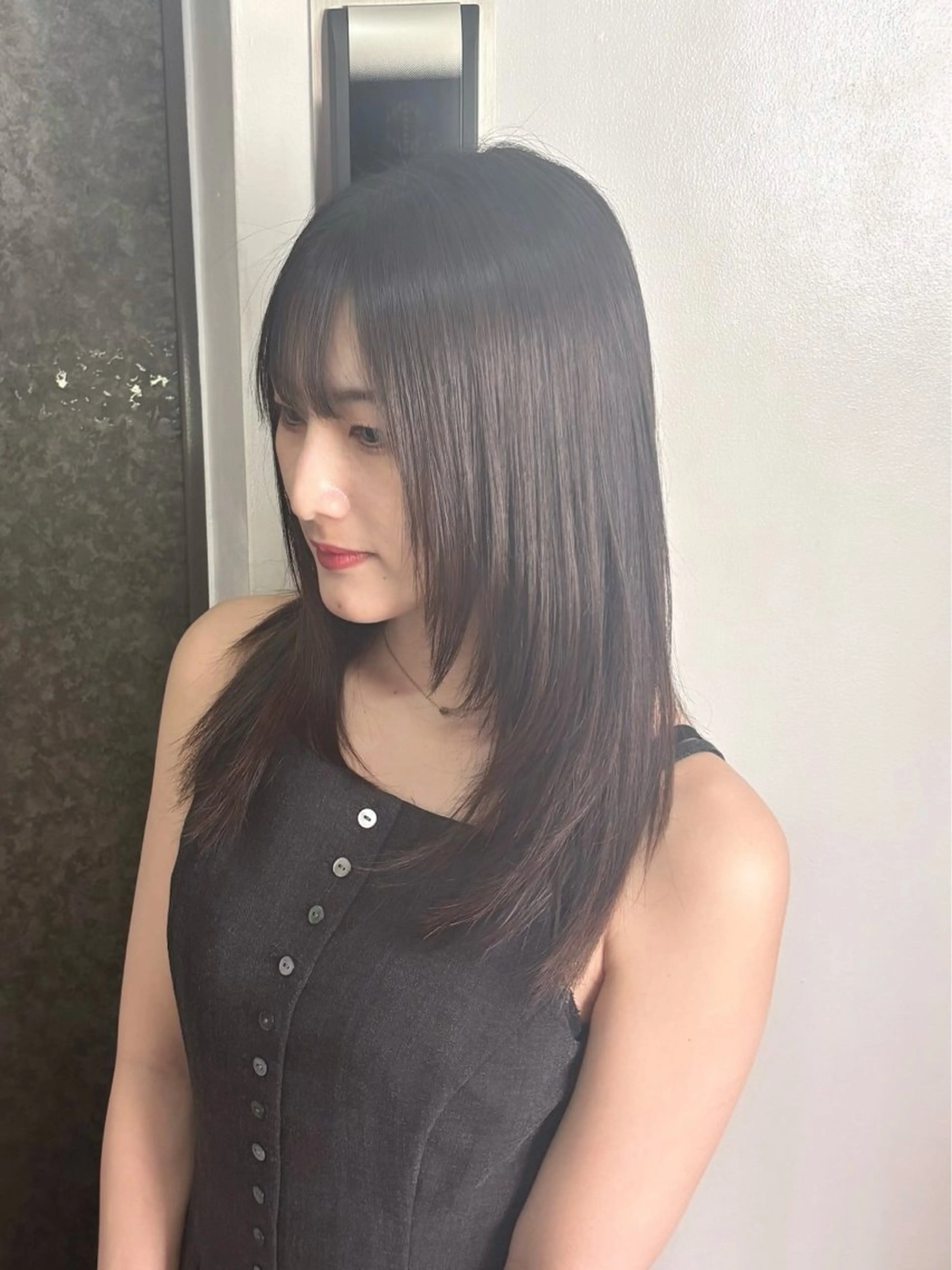 ミディアム レイヤーカット カット ヘアカラー トリートメント 詩乃 暖色系🎀レイヤーのヘアスタイル