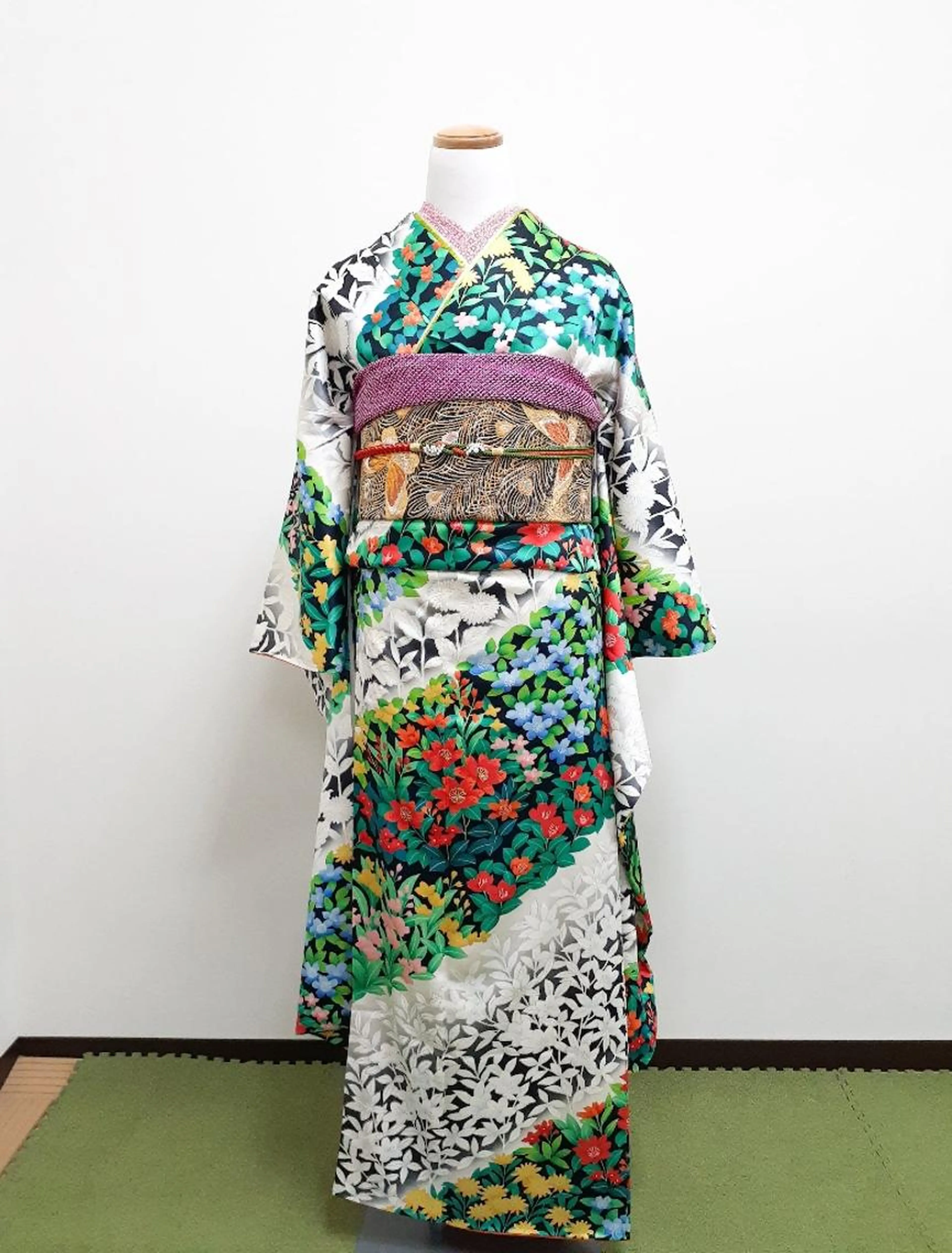 振袖レンタル👘着付けヘアセット込み『前撮り,結納にも』の写真