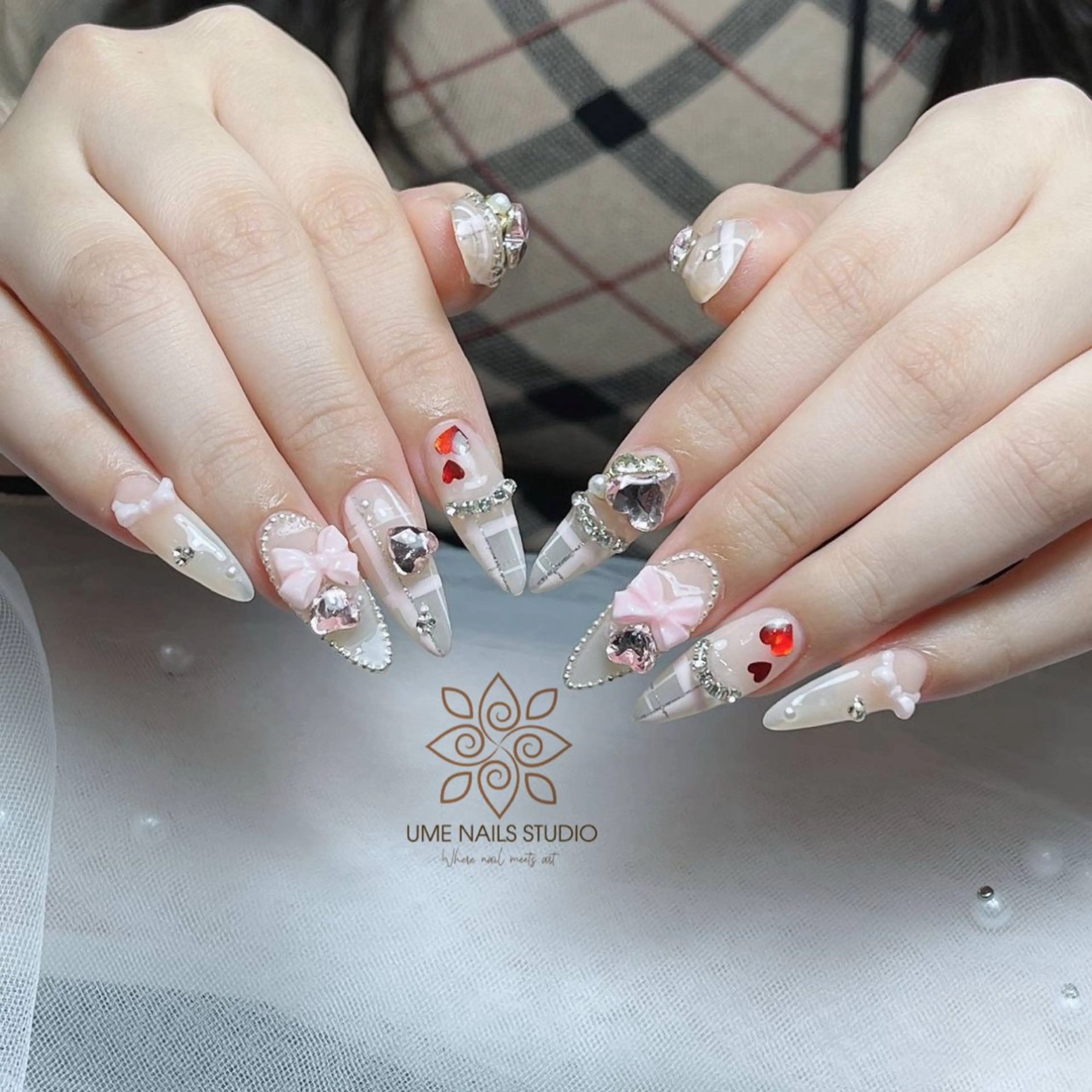 ネイル チークネイル クリアネイル ガーリー キラキラネイル 韓国ネイル Ume Nail Studioのネイルデザイン