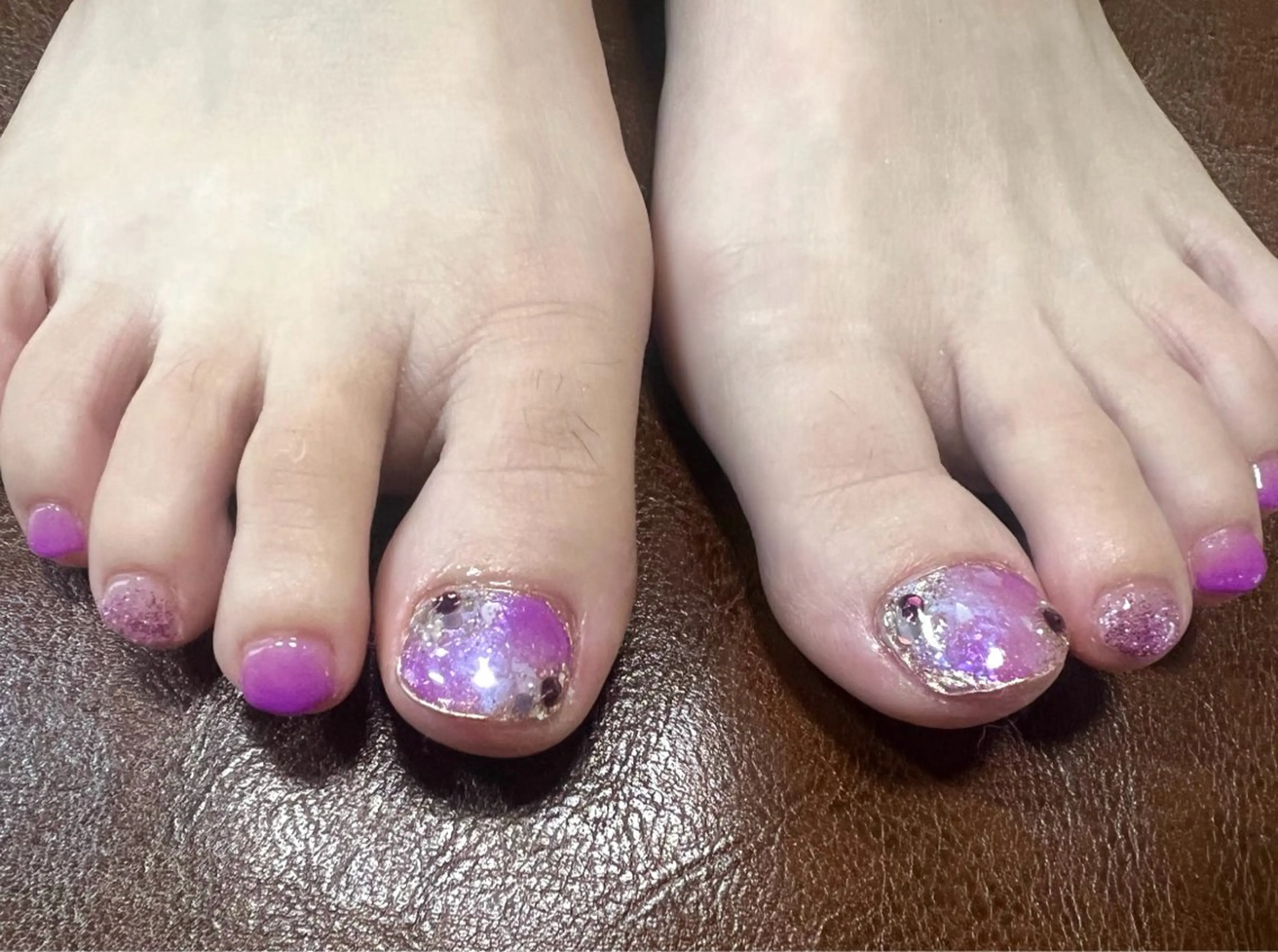 ネイル アートネイル フットネイル ニュアンスネイル パープル ネイルサロンR所属・Nailsalon Rのネイルデザイン