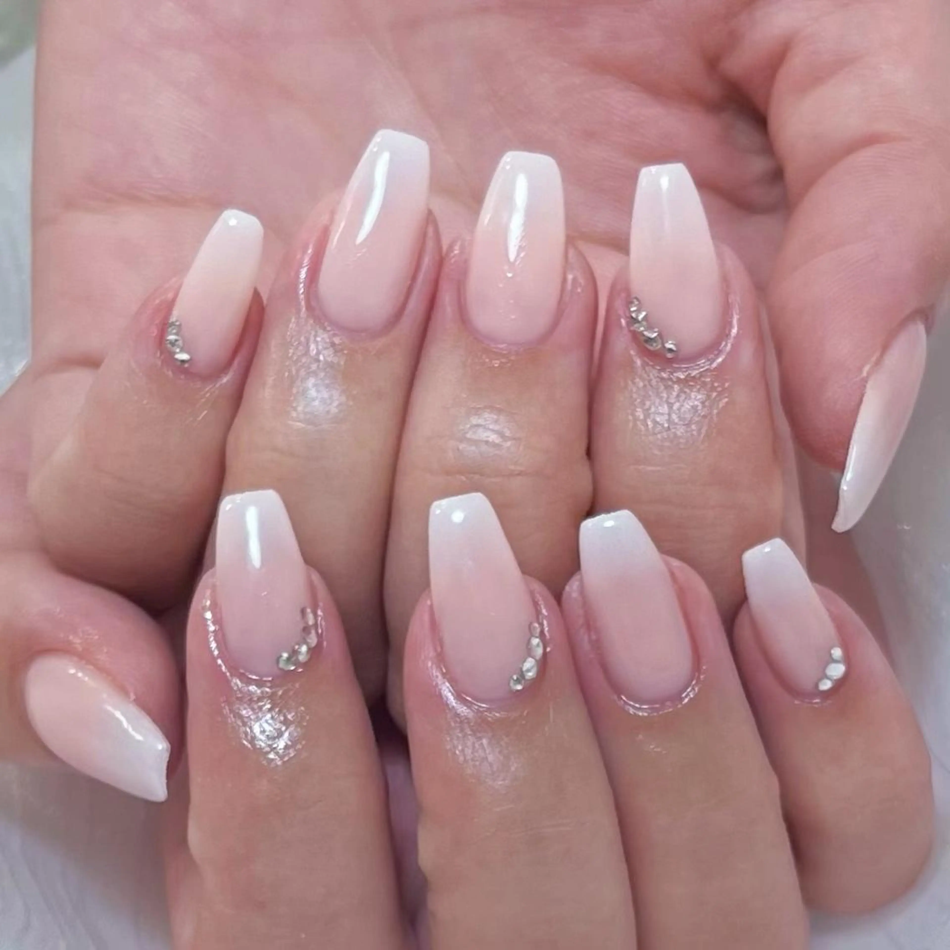 ネイル アートネイル オーロラネイル ガーリー キラキラネイル 韓国ネイル DIANMOND NAIL🌸のネイルデザイン