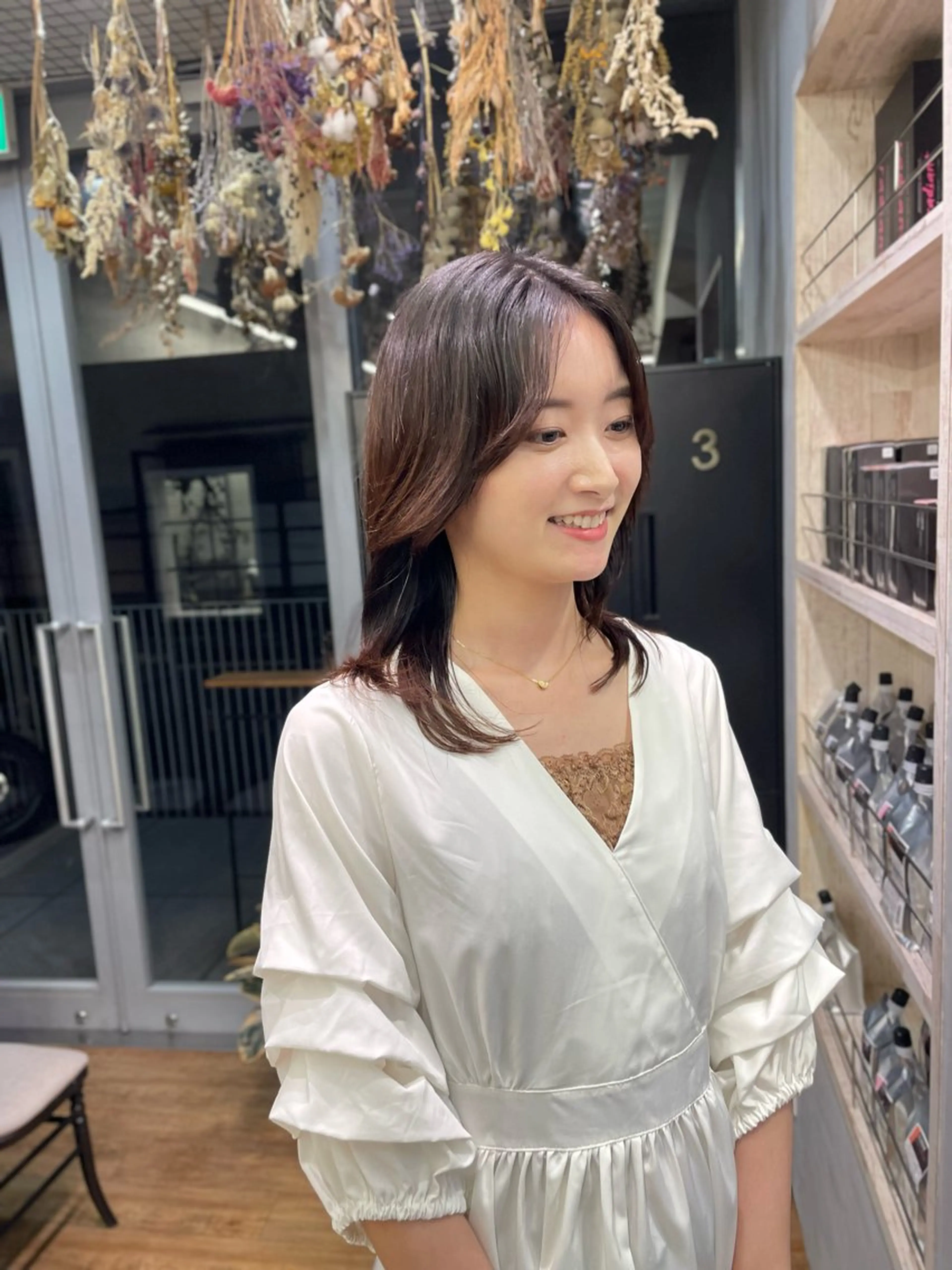 ミディアム くびれヘア 韓国風ヘア レイヤーカット カット gite KOHOKU所属・髪質改善レイヤー/ 雨のヘアスタイル