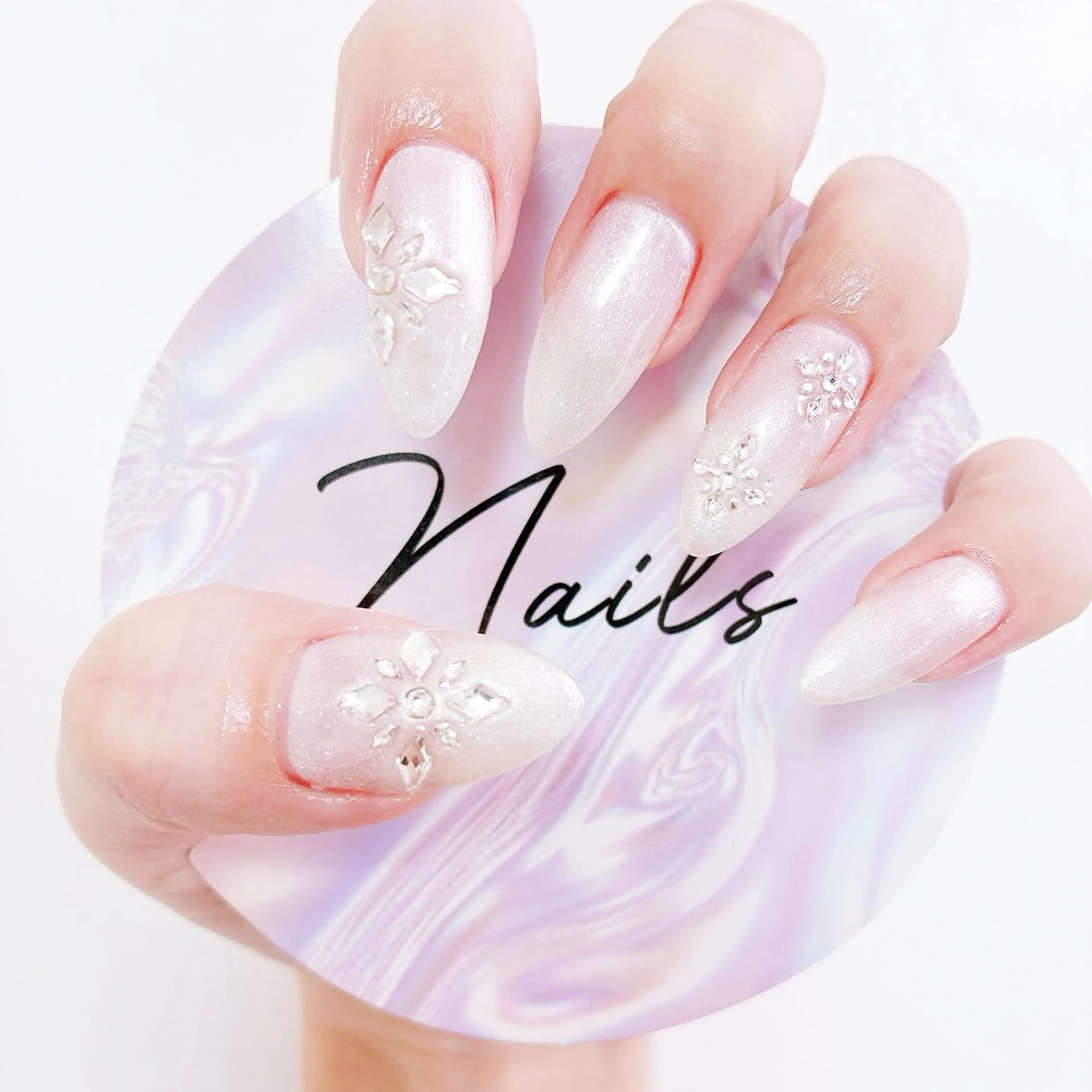 ネイル ストーンネイル ハンドネイル B- nailのネイルデザイン